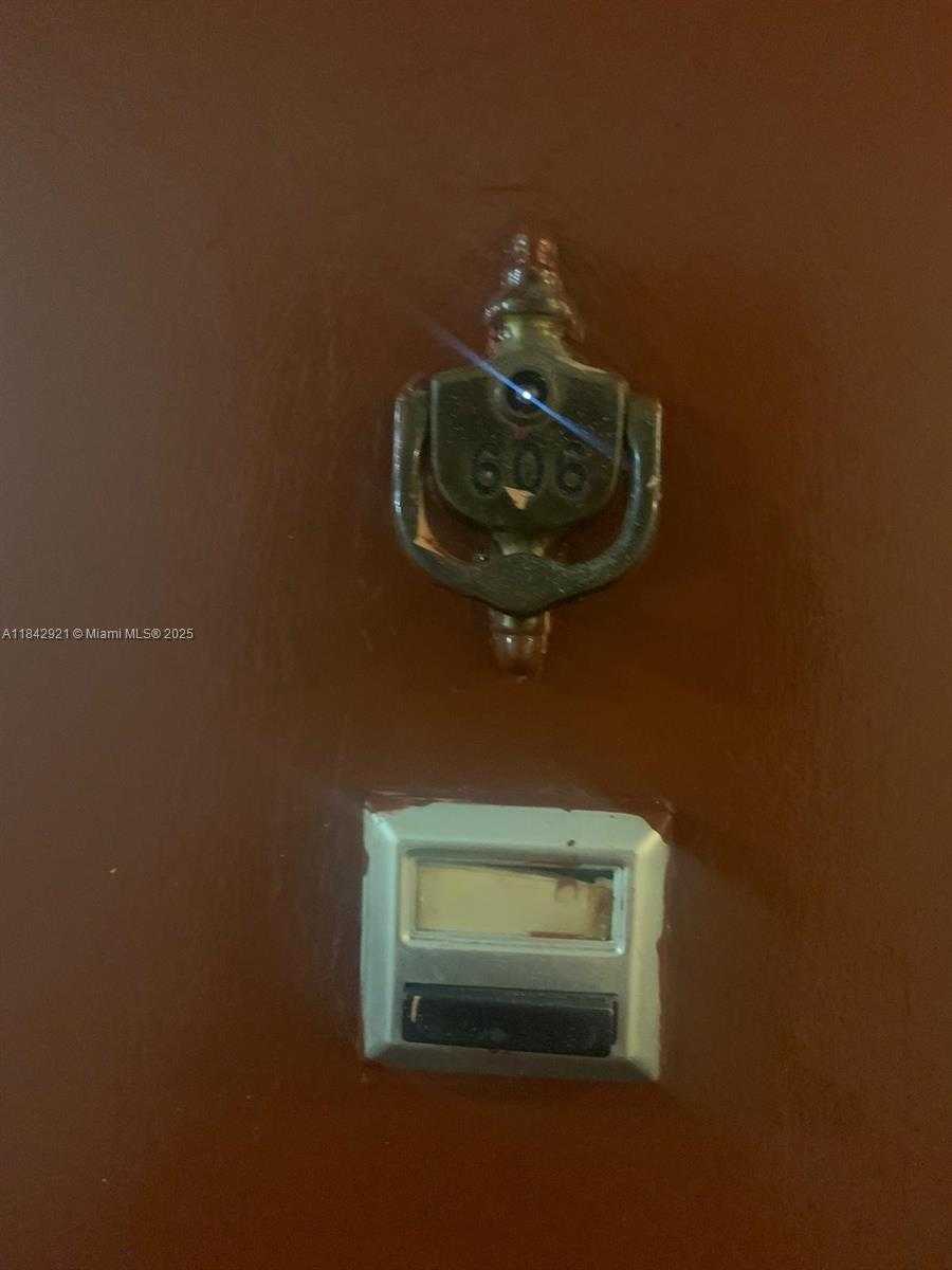 Small Image of 2025 NORTH EAST 164TH ST #606, North Miami Beach Number 2