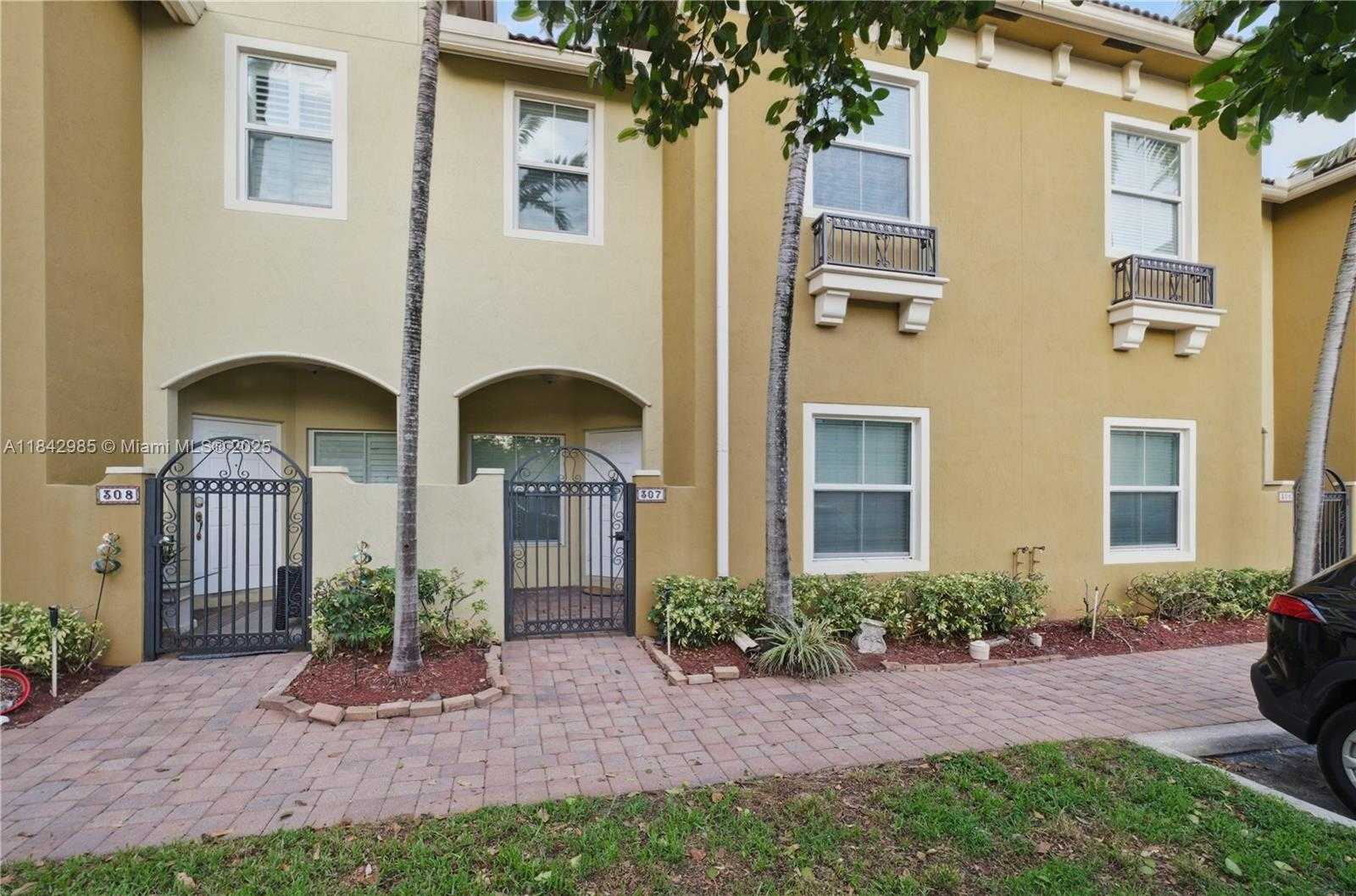 Small Image of 2851 WEST PROSPECT RD #307, Tamarac Number 1