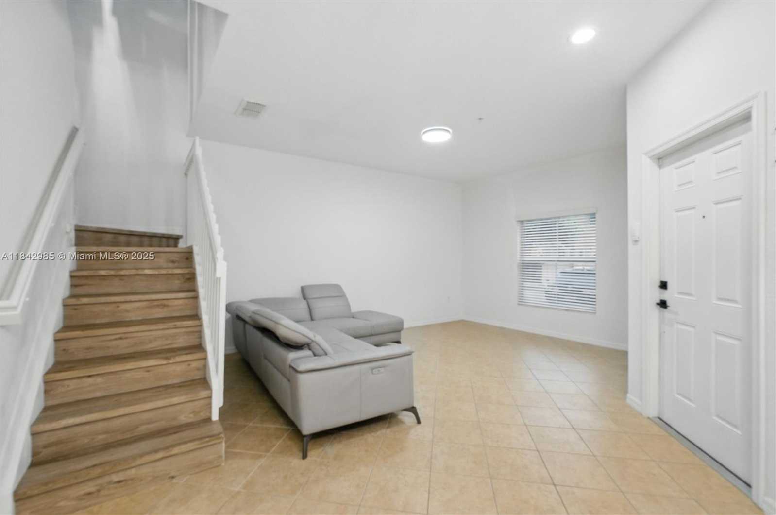 Small Image of 2851 WEST PROSPECT RD #307, Tamarac Number 4