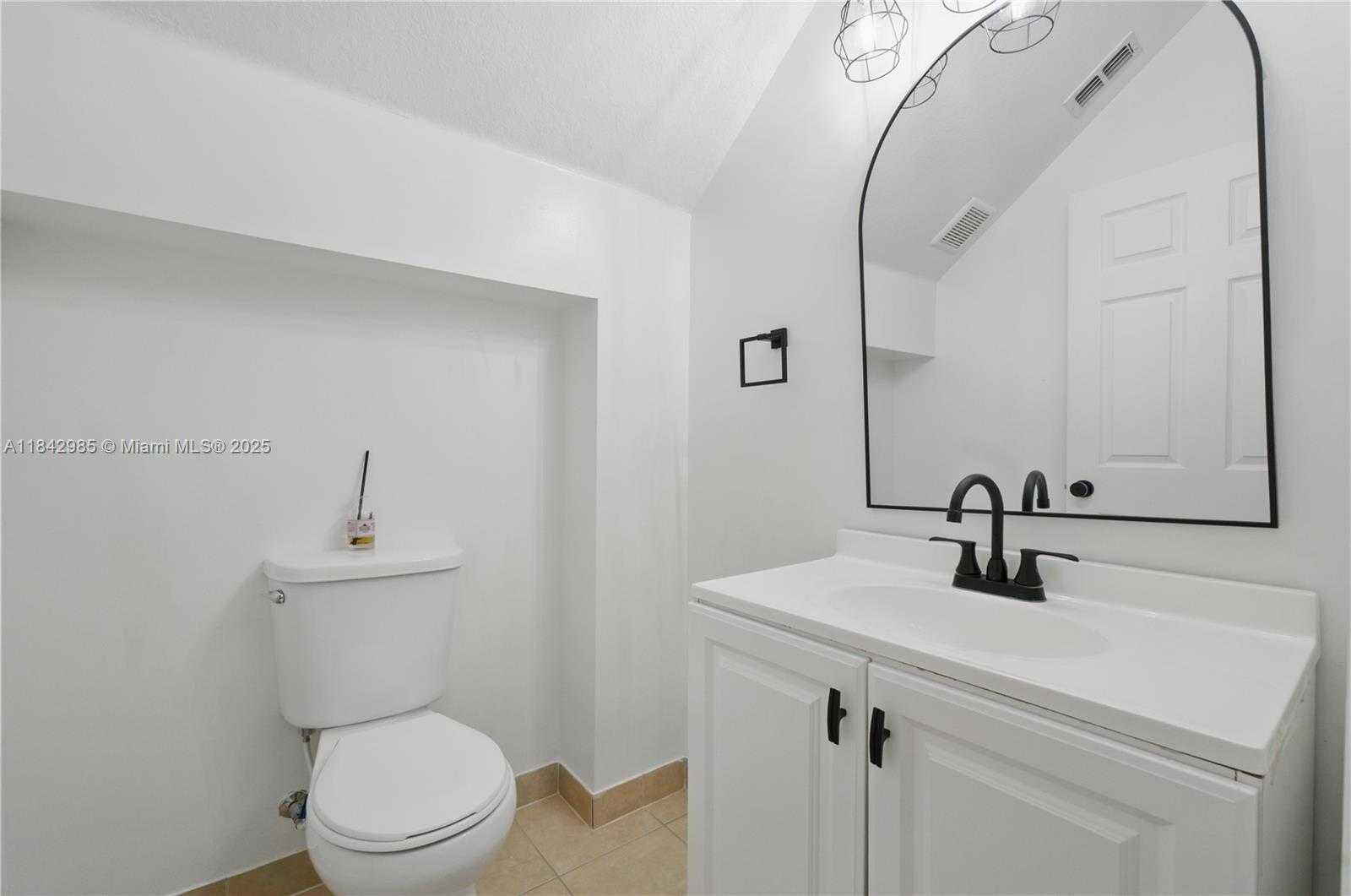 Small Image of 2851 WEST PROSPECT RD #307, Tamarac Number 5