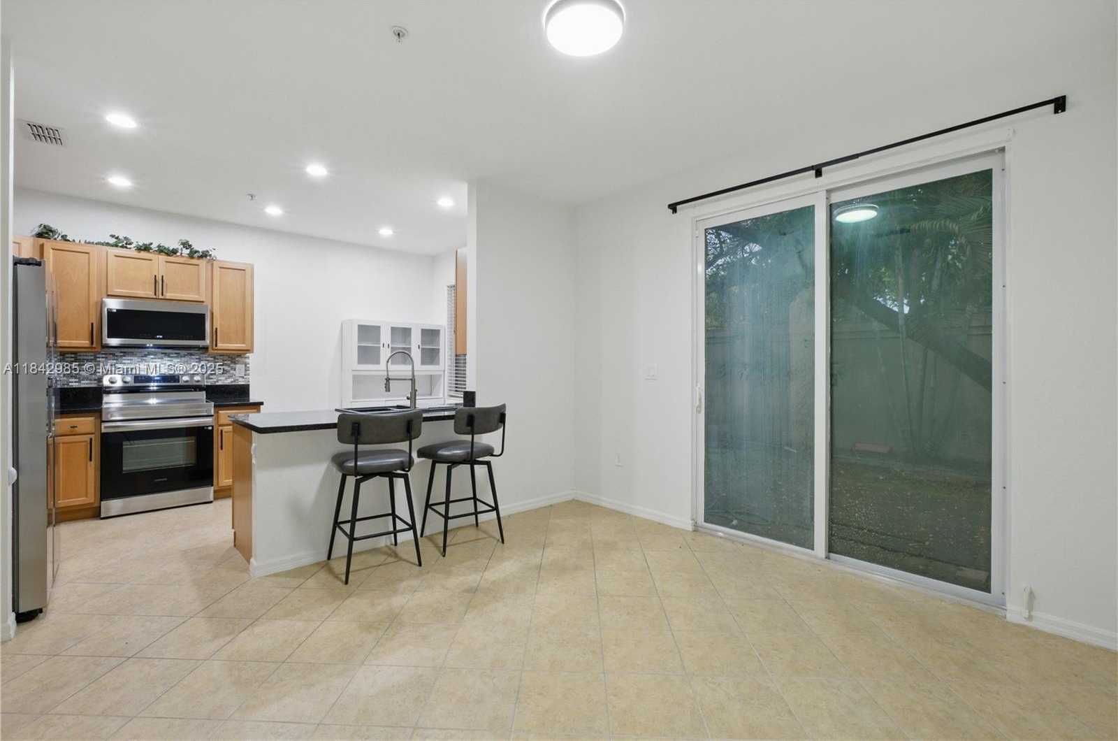 Small Image of 2851 WEST PROSPECT RD #307, Tamarac Number 7