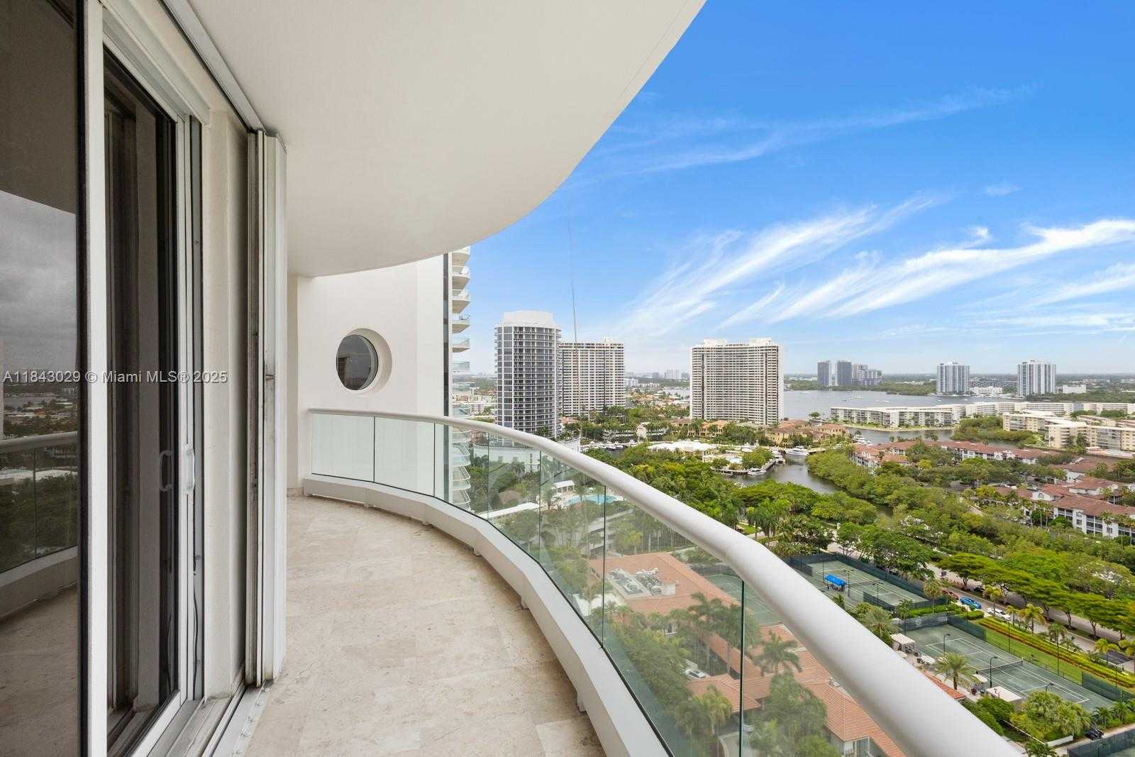 Small Image of 7000 ISLAND BLVD #2202, Aventura Number 25