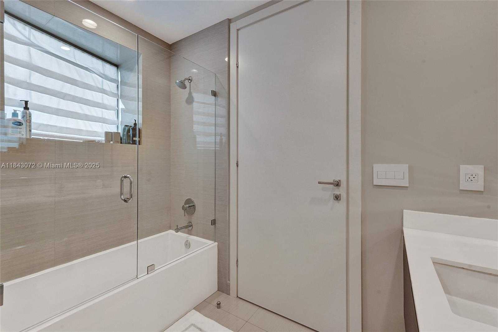 Small Image of 3250 NORTH EAST 188TH ST #402, Aventura Number 17