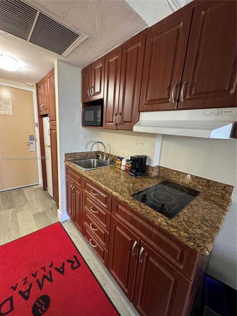 Small Image of 19201 COLLINS AVE #1103, Sunny Isles Beach Number 2