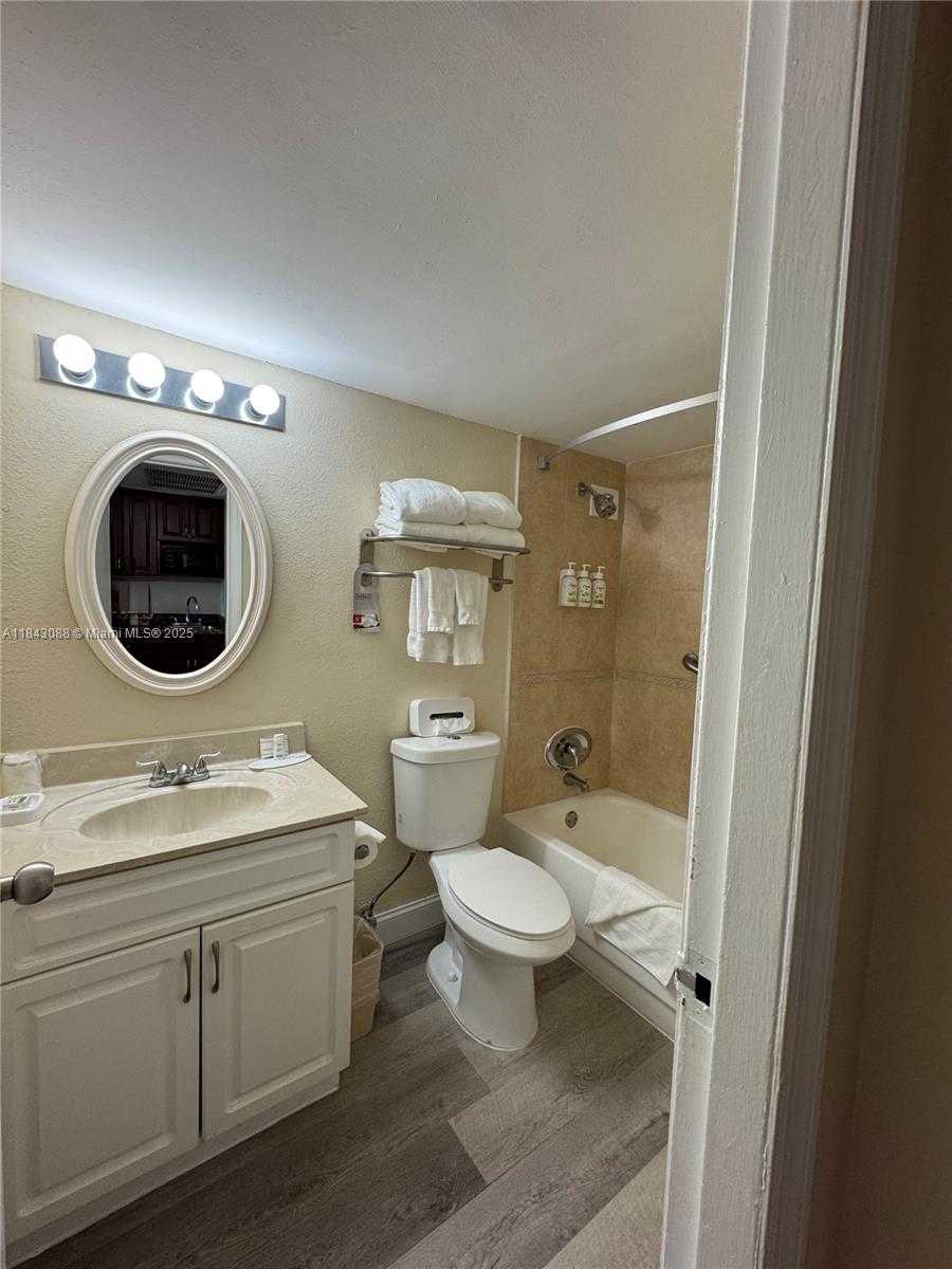 Small Image of 19201 COLLINS AVE #1103, Sunny Isles Beach Number 6