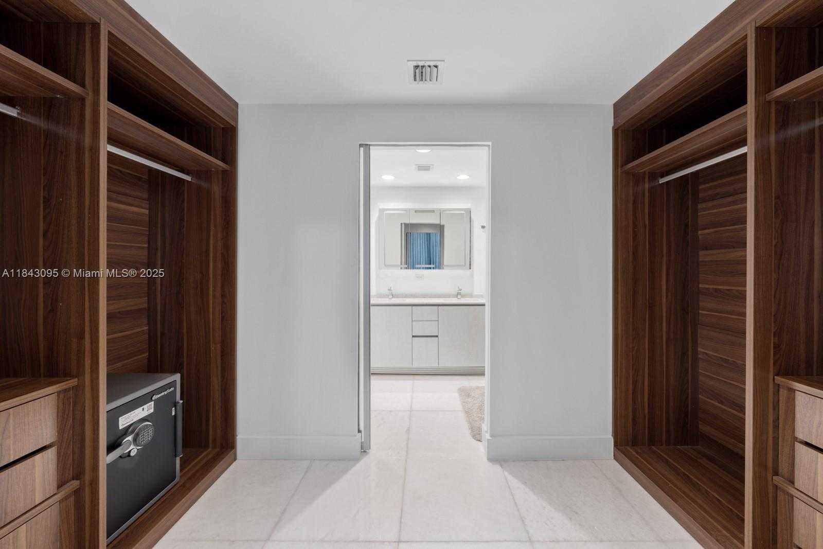 Small Image of 1010 BRICKELL AVE #1405, Miami Number 15