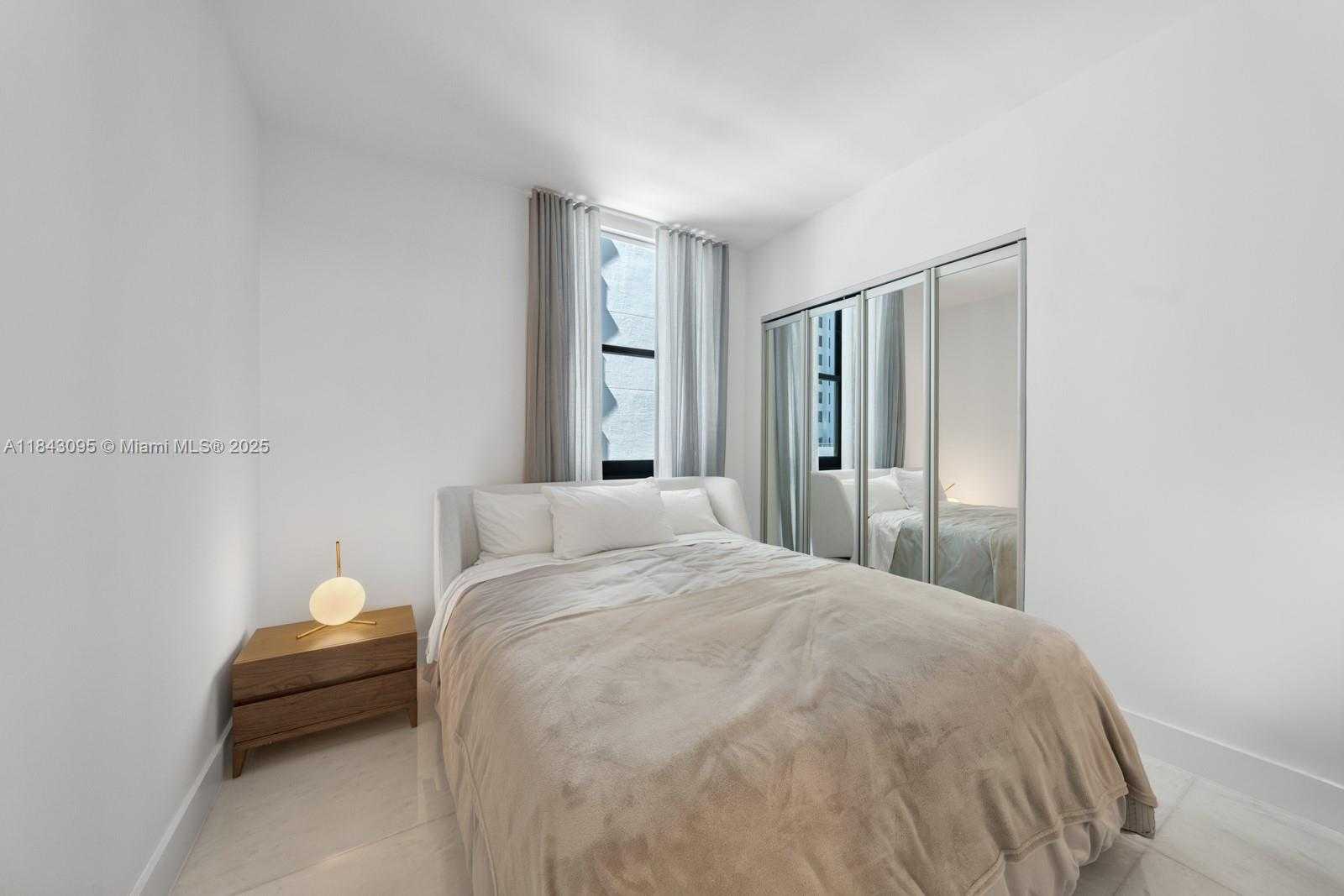 Small Image of 1010 BRICKELL AVE #1405, Miami Number 19