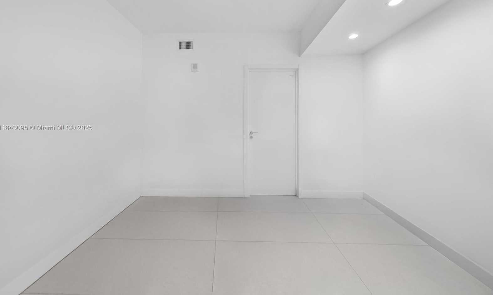 Small Image of 1010 BRICKELL AVE #1405, Miami Number 21
