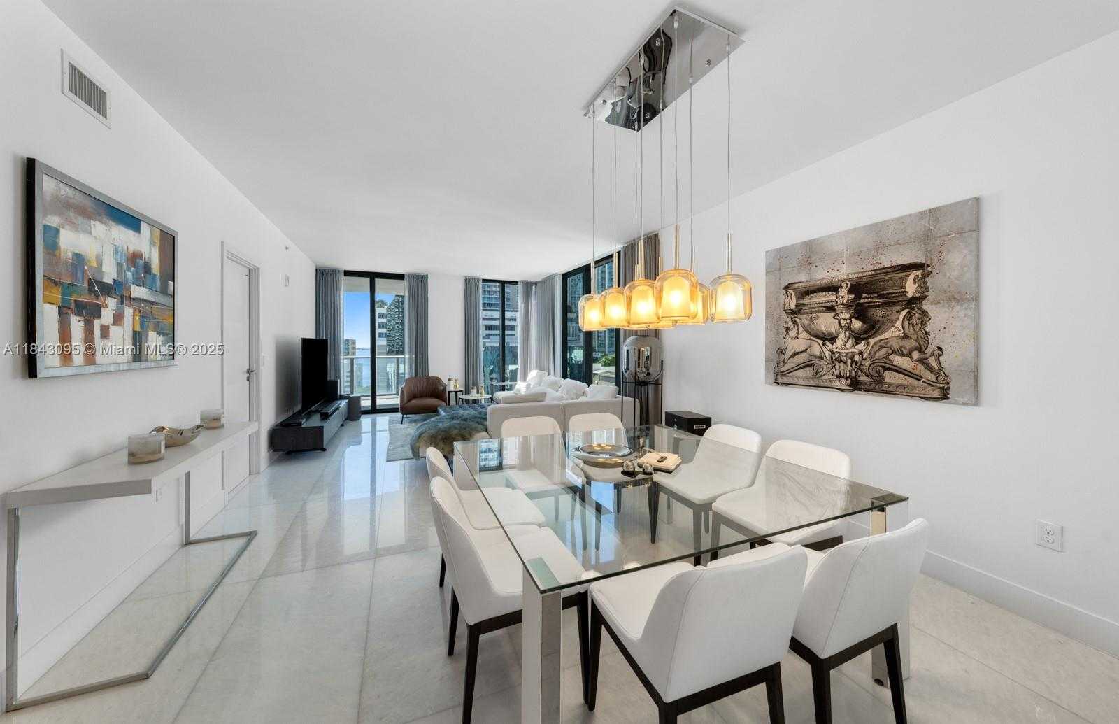 Small Image of 1010 BRICKELL AVE #1405, Miami Number 4