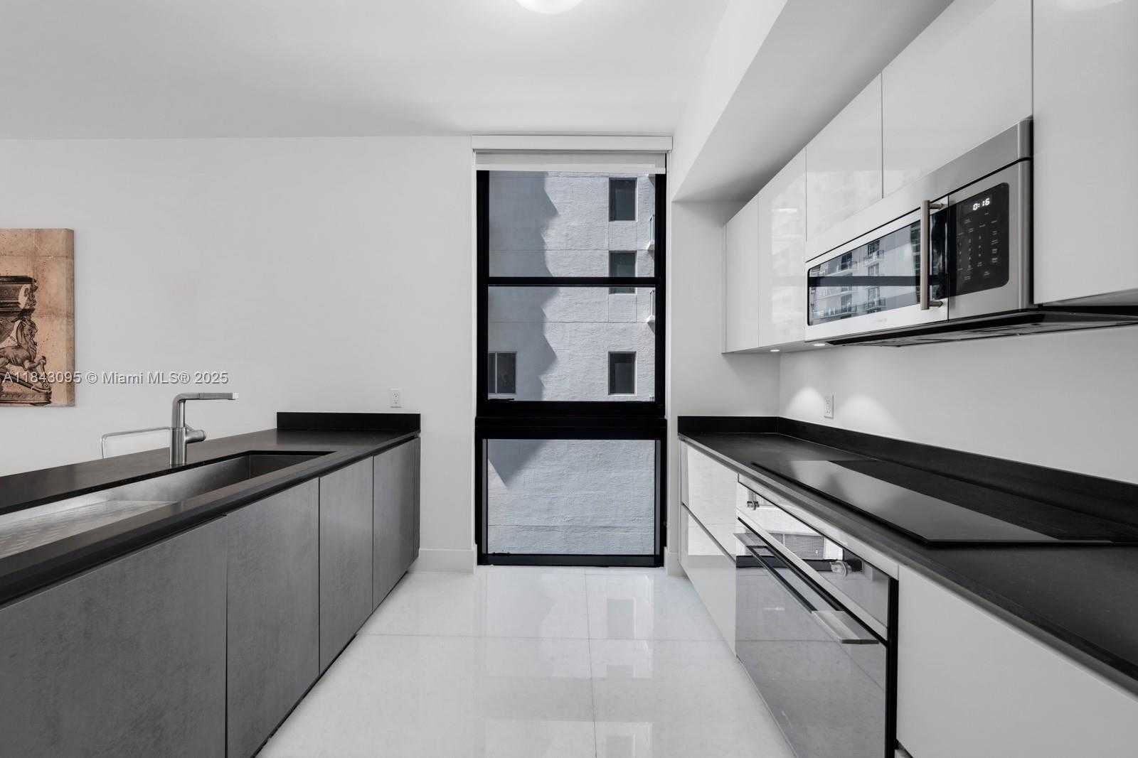 Small Image of 1010 BRICKELL AVE #1405, Miami Number 5