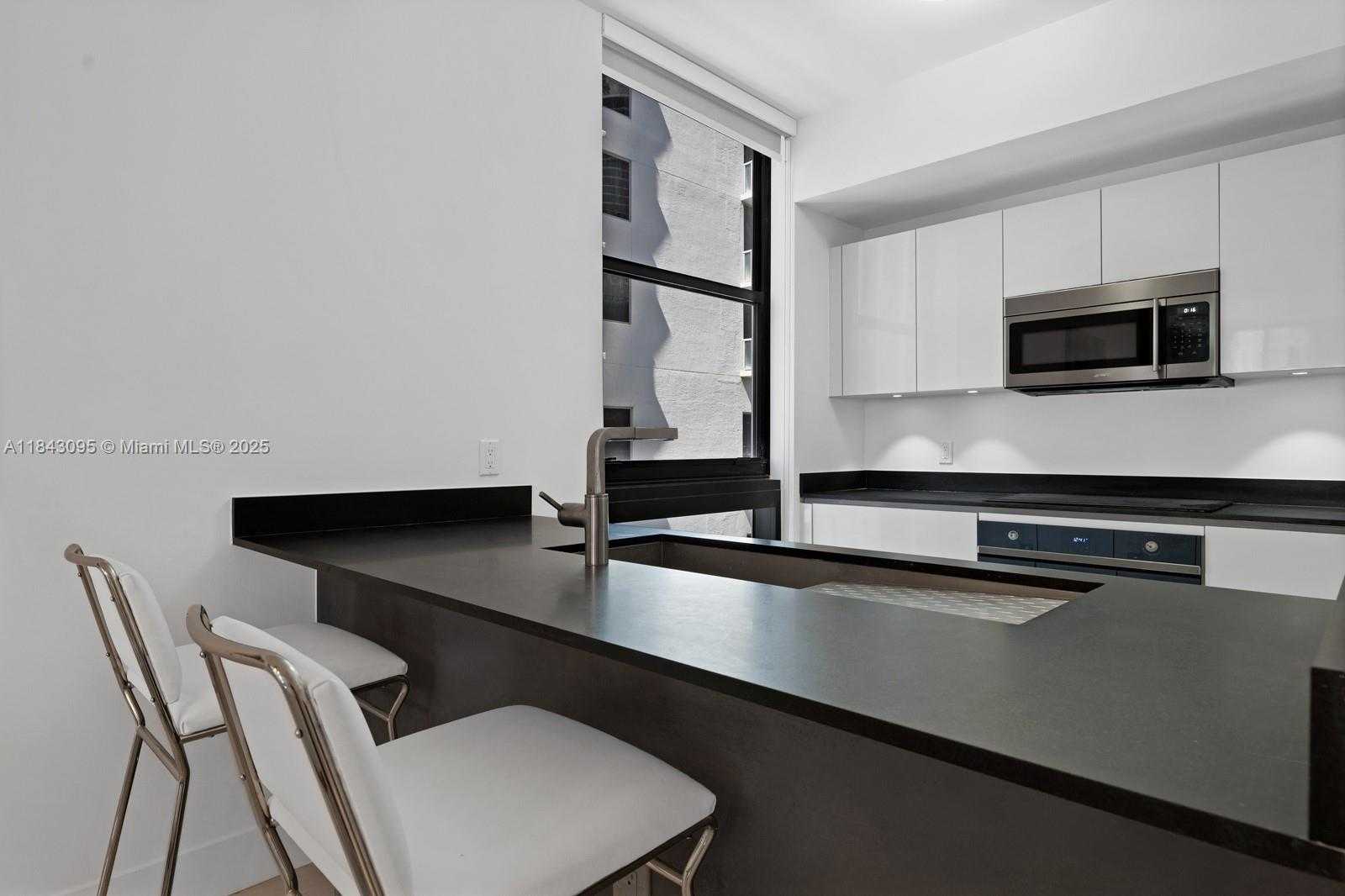 Small Image of 1010 BRICKELL AVE #1405, Miami Number 7