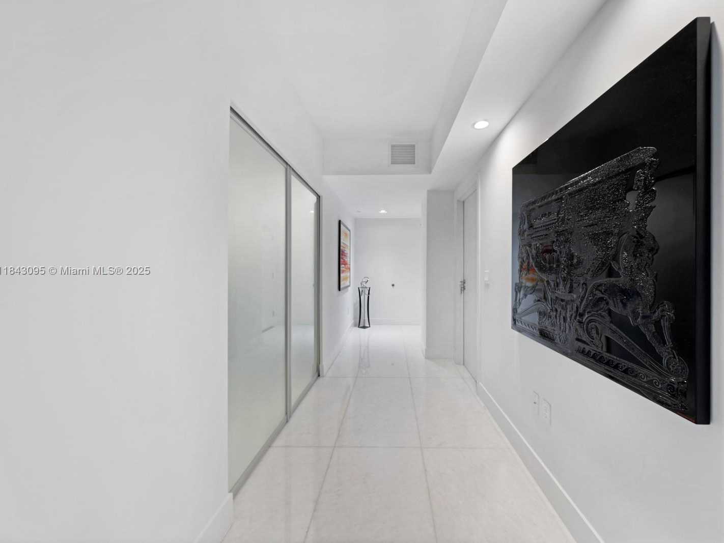 Small Image of 1010 BRICKELL AVE #1405, Miami Number 8