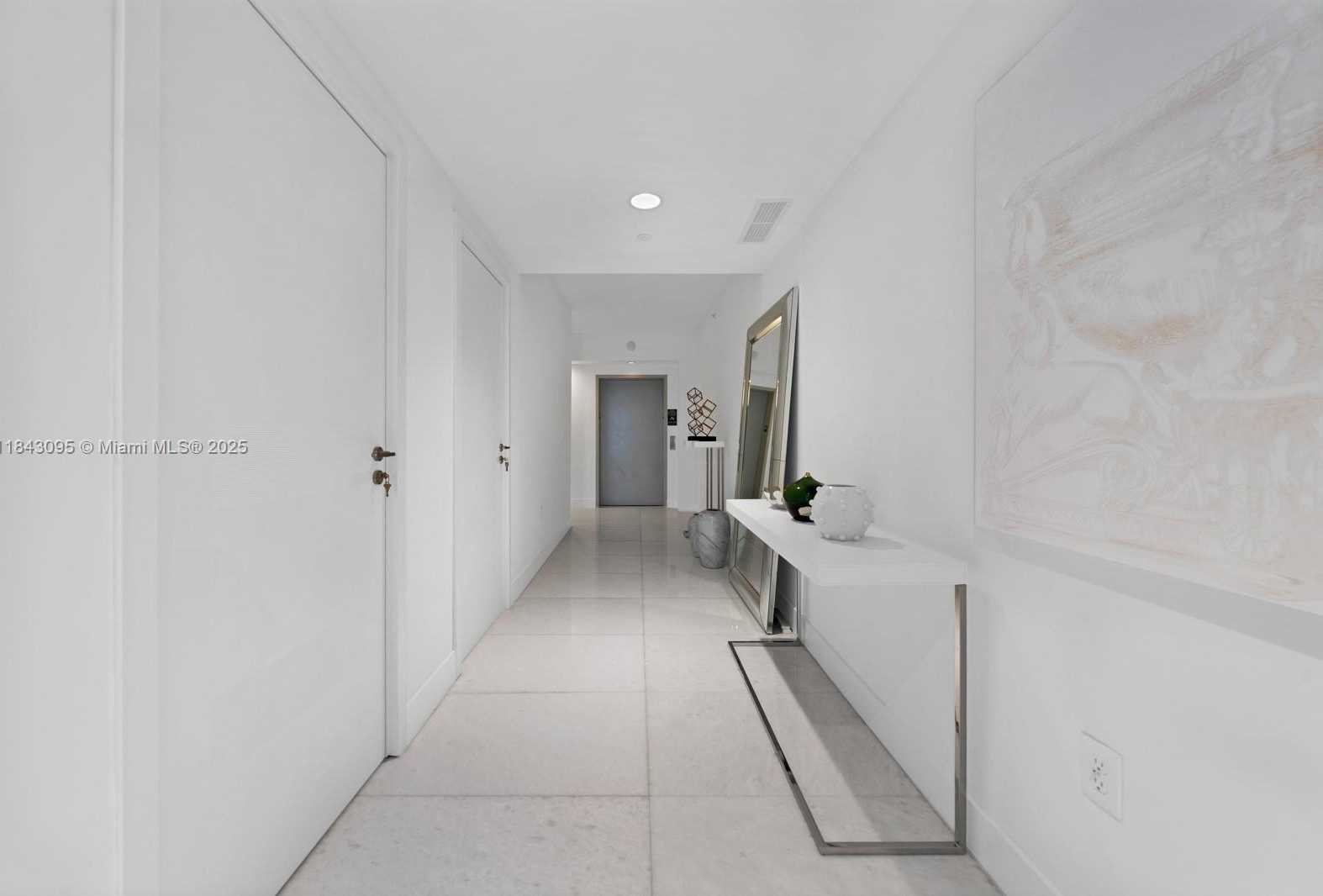 Small Image of 1010 BRICKELL AVE #1405, Miami Number 9