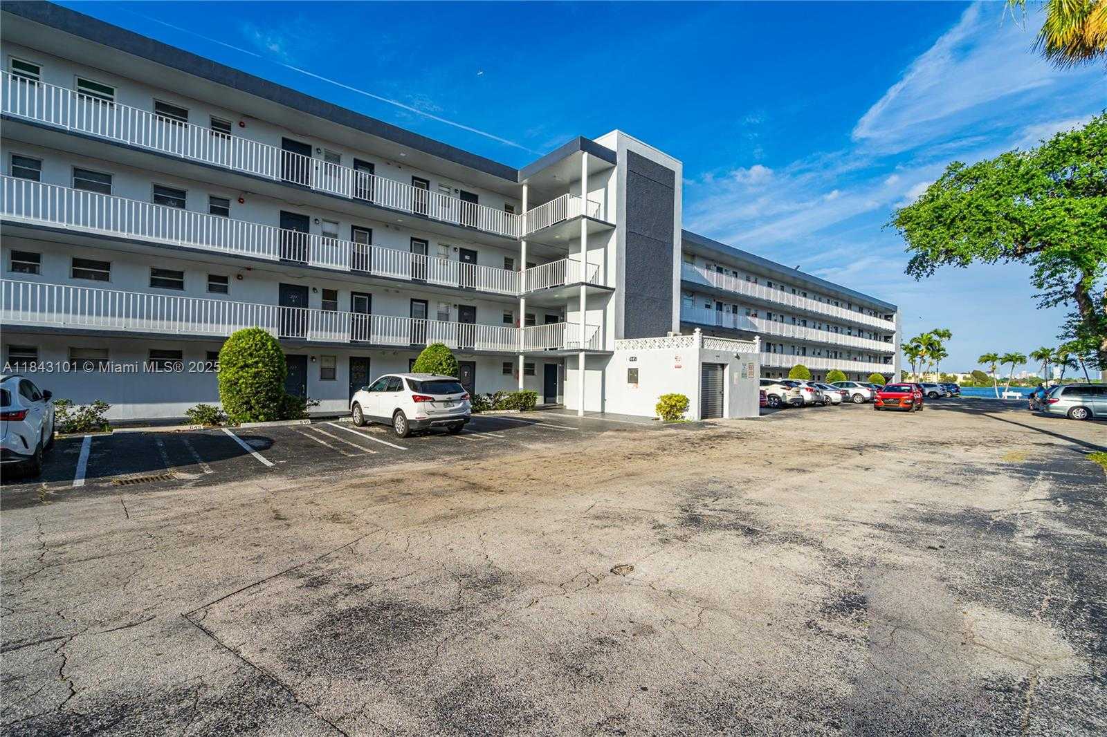 Small Image of 445 NORTH EAST 195TH ST #125, Miami Number 17