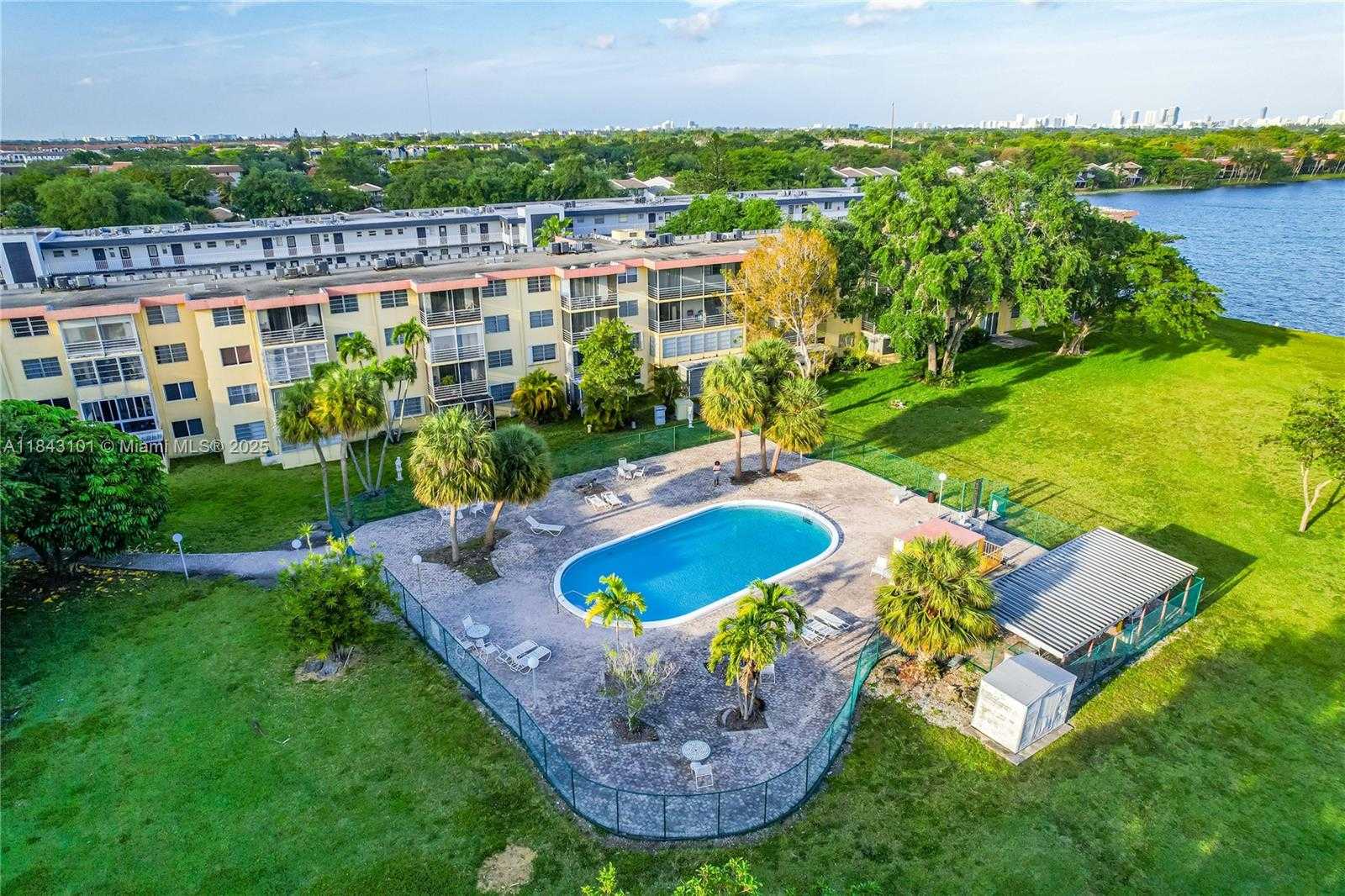 Small Image of 445 NORTH EAST 195TH ST #125, Miami Number 19
