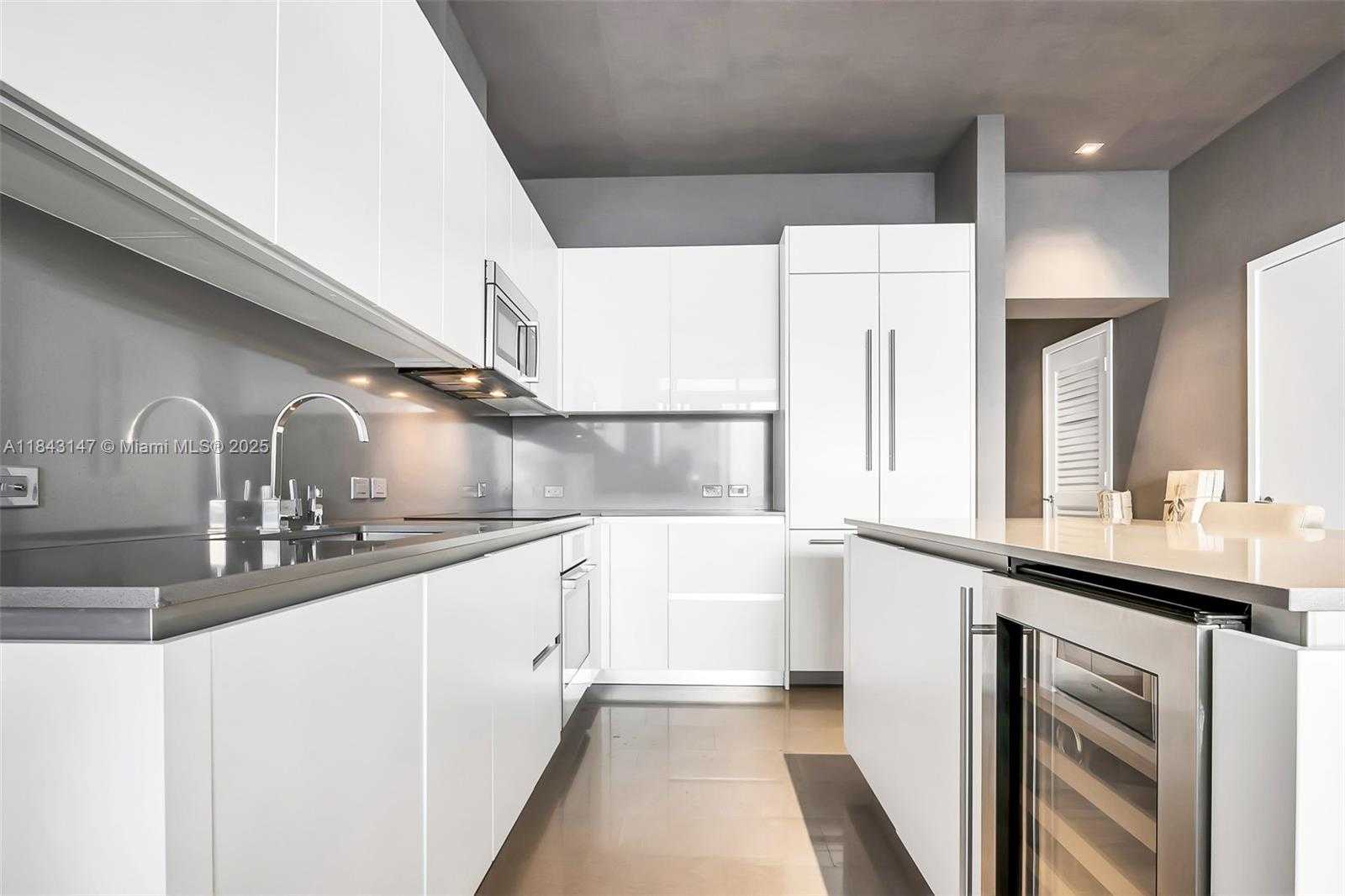 Small Image of 88 SOUTH WEST 7TH ST #4006, Miami Number 9