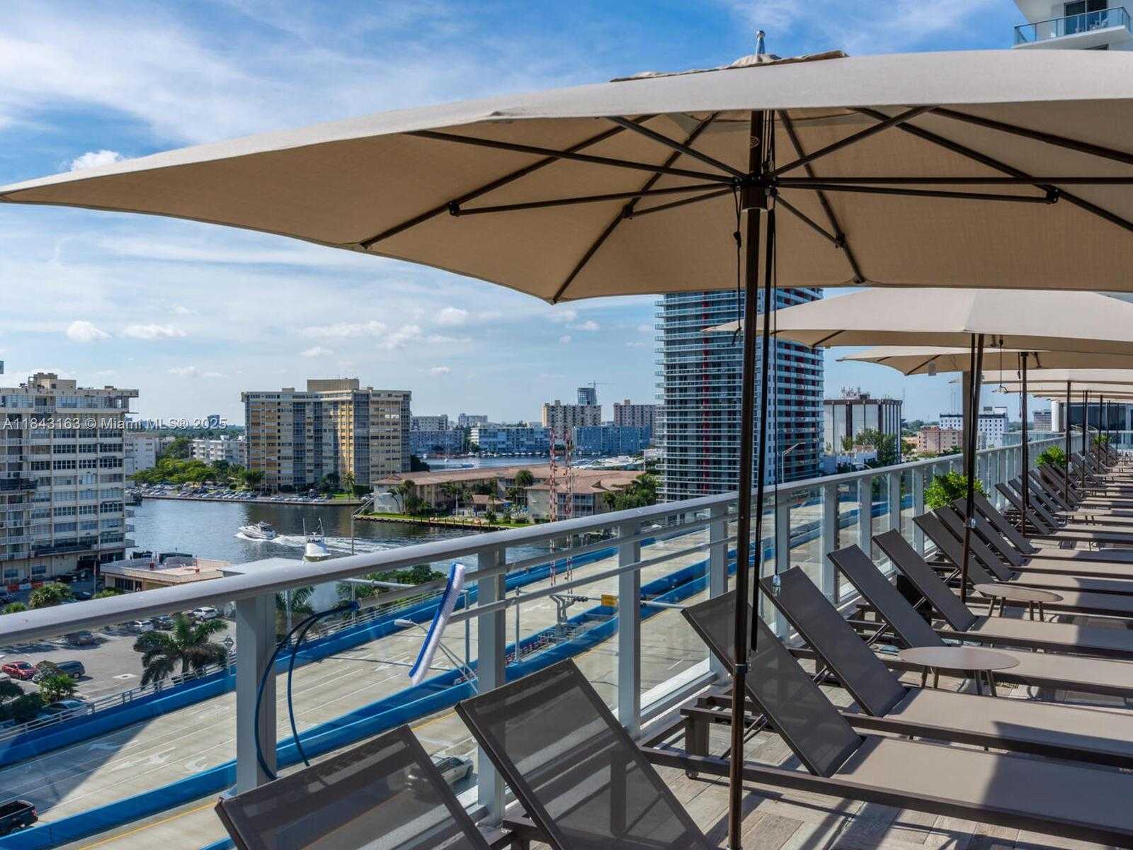 Small Image of 4010 SOUTH OCEAN DR #R2004, Hollywood Number 35