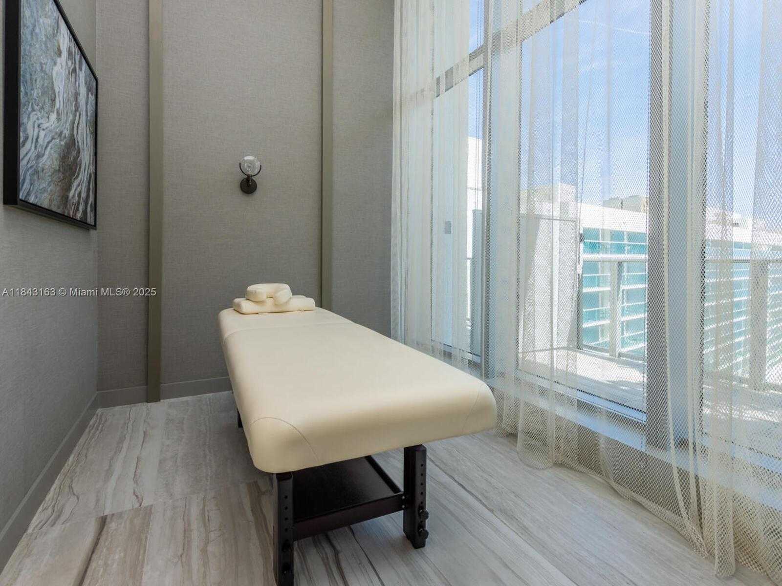 Small Image of 4010 SOUTH OCEAN DR #R2004, Hollywood Number 37