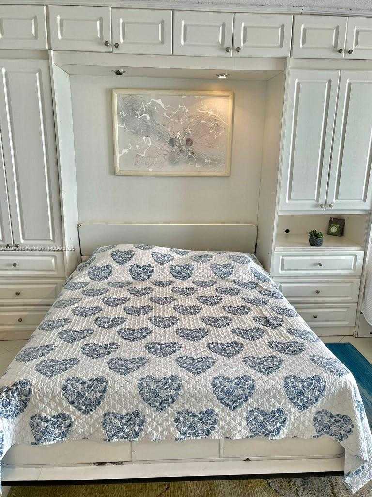 Small Image of 19201 COLLINS AVE #114, Sunny Isles Beach Number 6