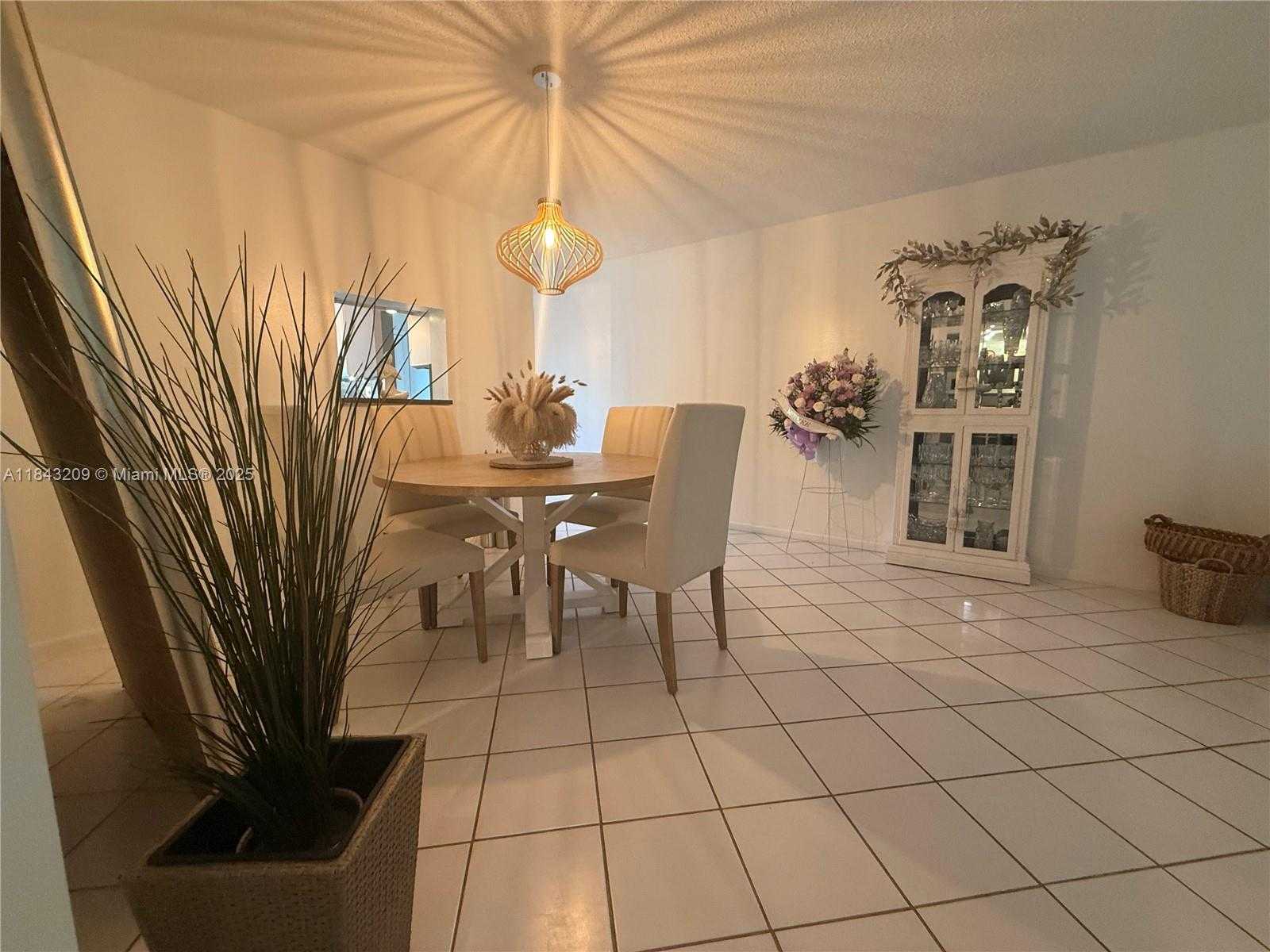 Small Image of 2403 ANTIGUA CIR #K1, Coconut Creek Number 3