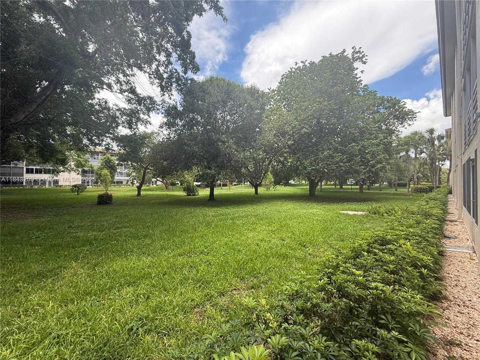 Small Image of 2403 ANTIGUA CIR #K1, Coconut Creek Number 38