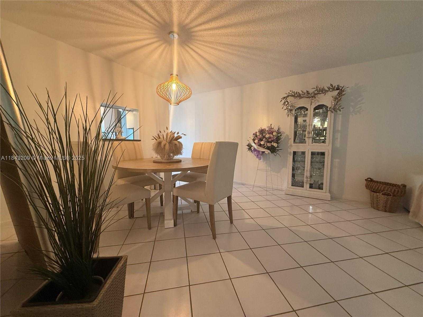 Small Image of 2403 ANTIGUA CIR #K1, Coconut Creek Number 4