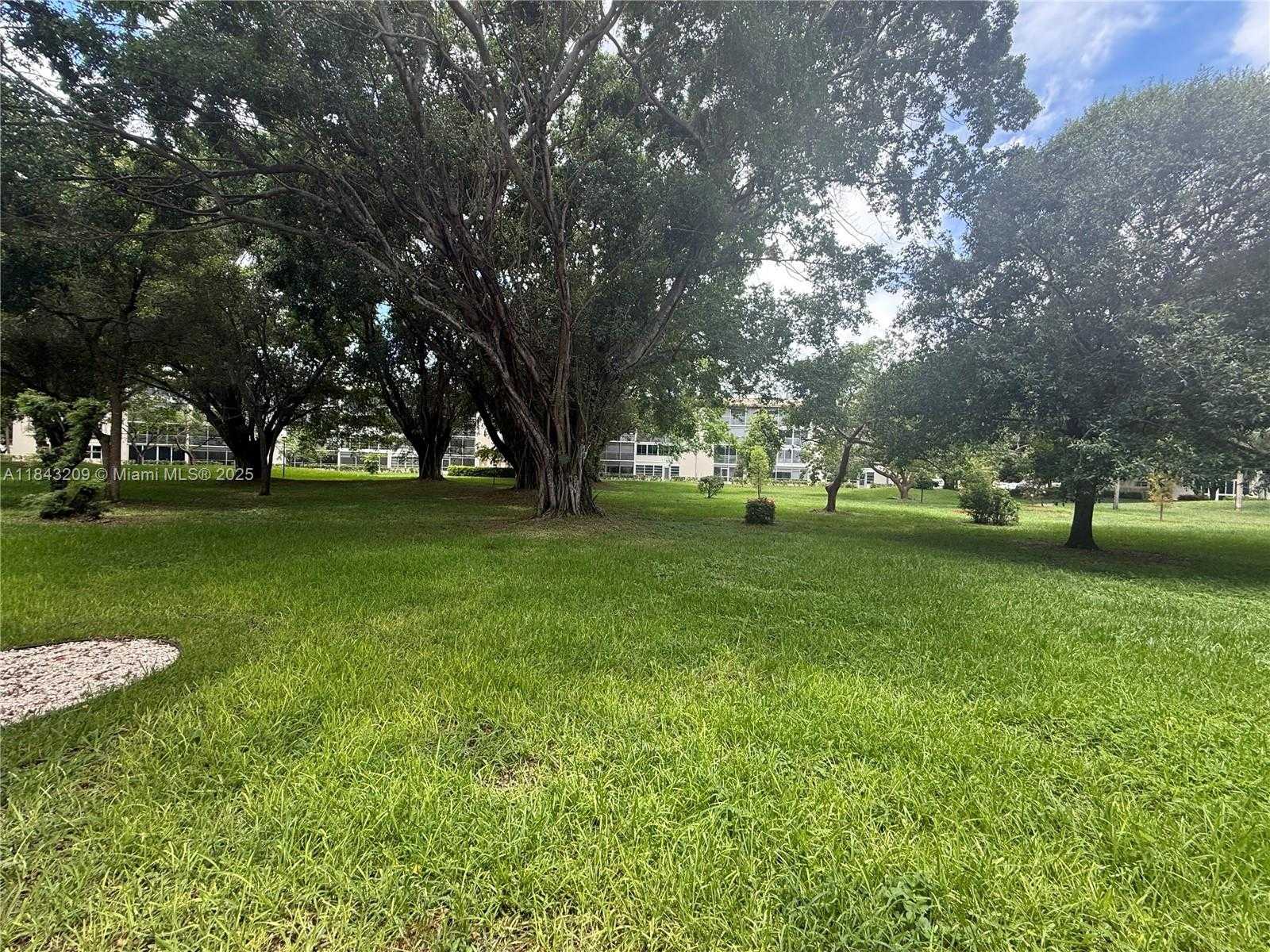 Small Image of 2403 ANTIGUA CIR #K1, Coconut Creek Number 40