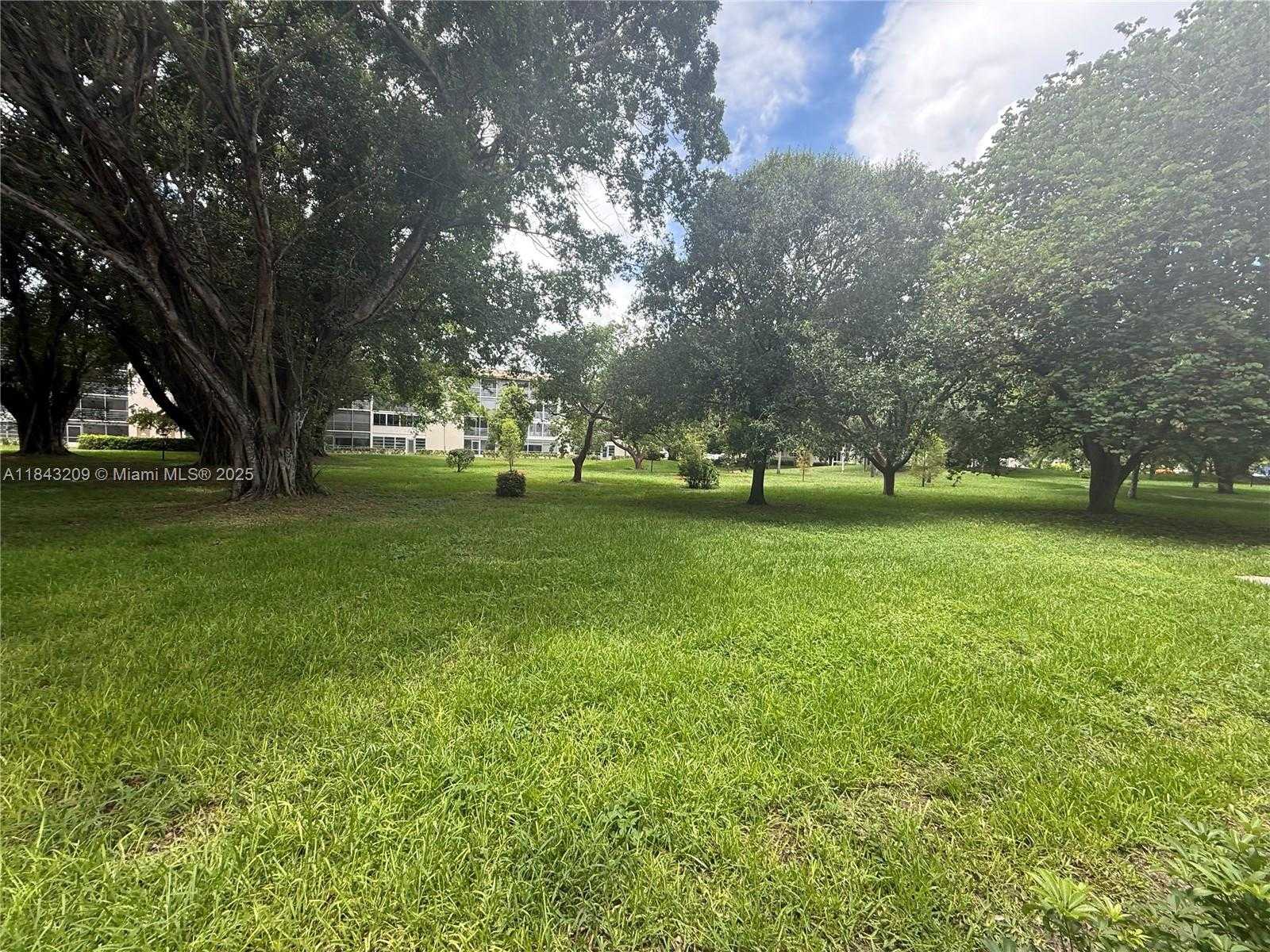 Small Image of 2403 ANTIGUA CIR #K1, Coconut Creek Number 41