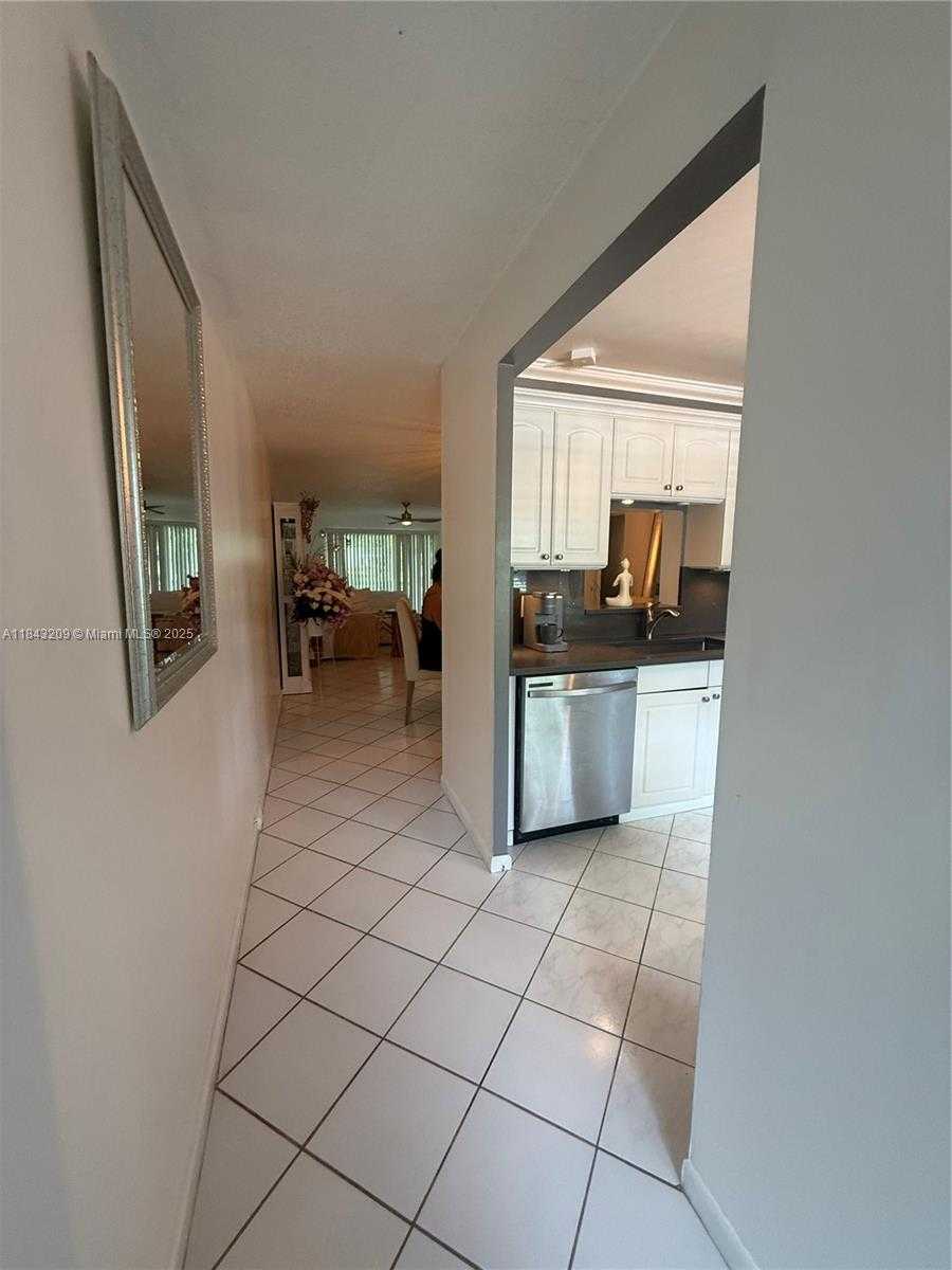Small Image of 2403 ANTIGUA CIR #K1, Coconut Creek Number 57