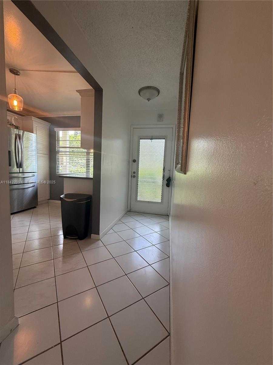 Small Image of 2403 ANTIGUA CIR #K1, Coconut Creek Number 58