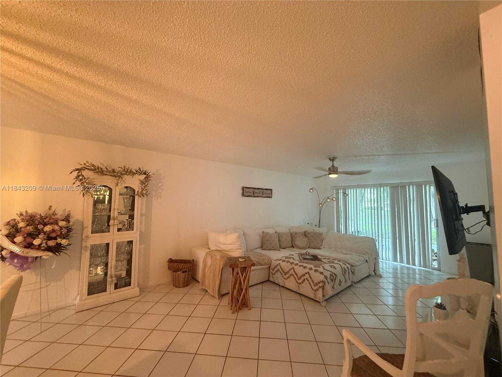 Small Image of 2403 ANTIGUA CIR #K1, Coconut Creek Number 6