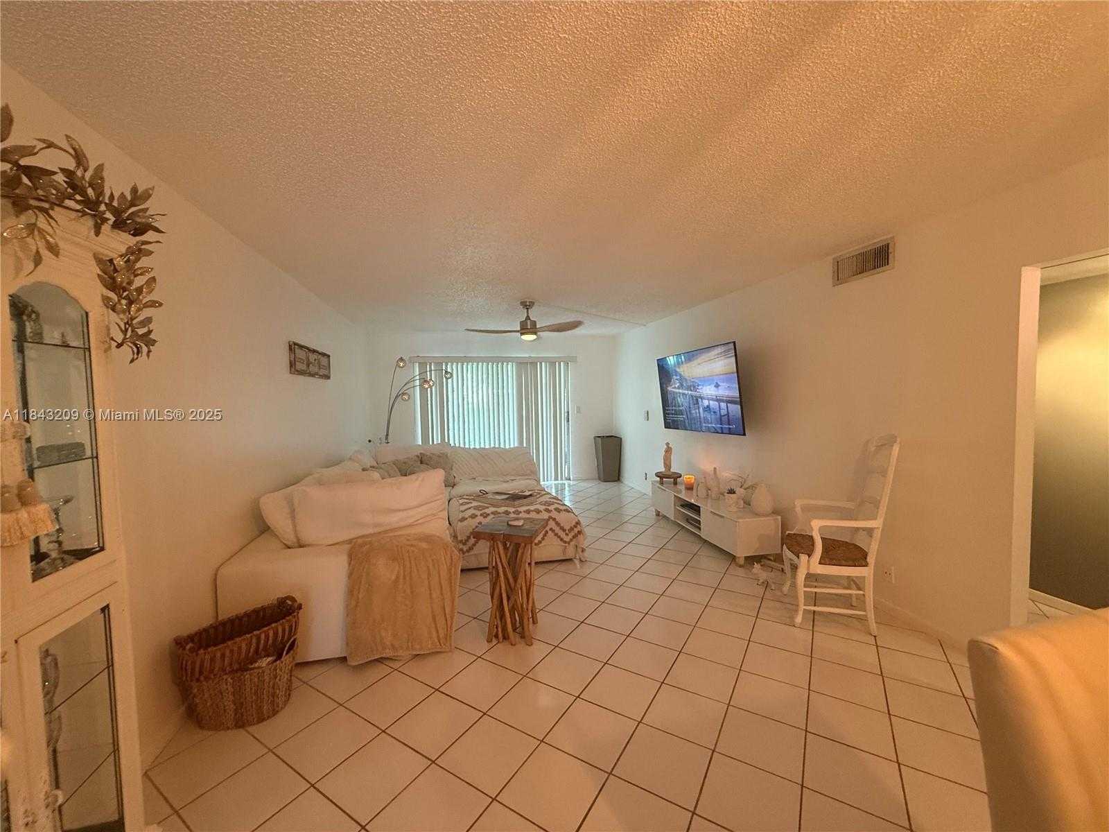 Small Image of 2403 ANTIGUA CIR #K1, Coconut Creek Number 7