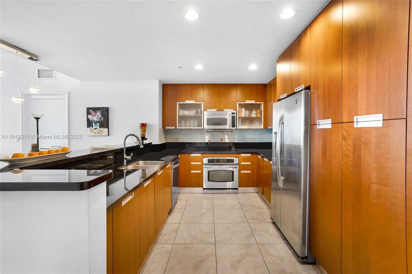 Small Image of 7901 HISPANOLA AVE #1609, North Bay Village Number 4
