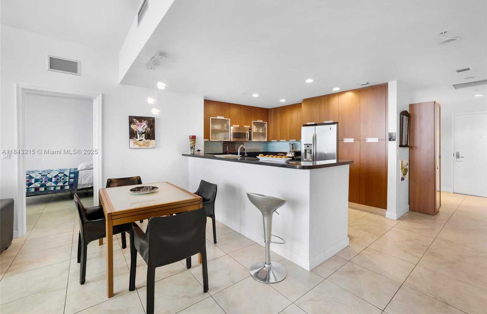Small Image of 7901 HISPANOLA AVE #1609, North Bay Village Number 9