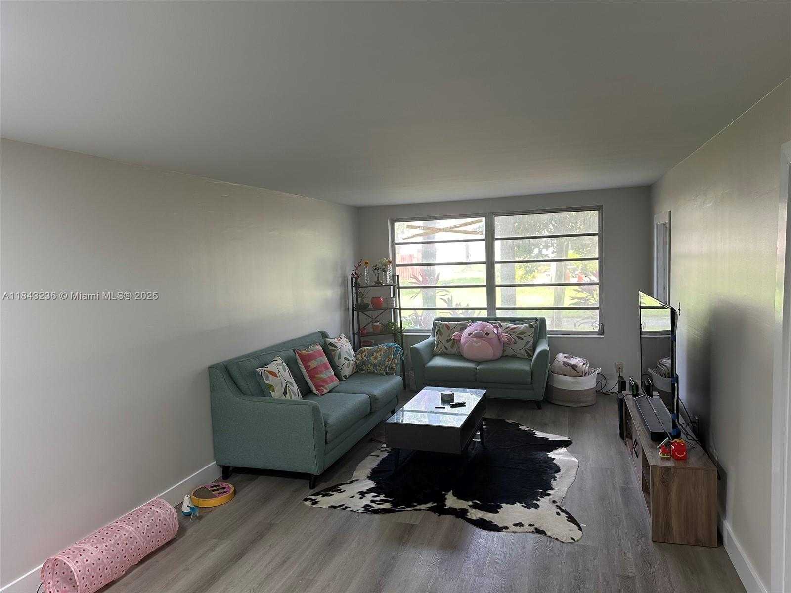 Small Image of 7500 NORTH WEST 17TH ST #102, Plantation Number 4