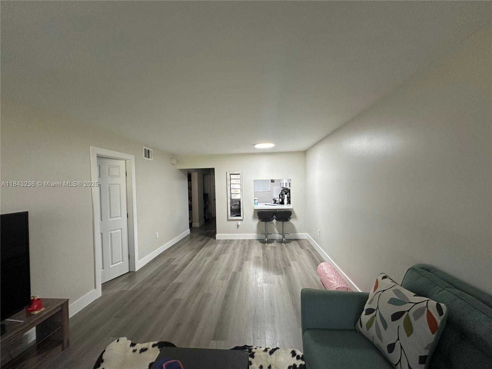 Small Image of 7500 NORTH WEST 17TH ST #102, Plantation Number 7