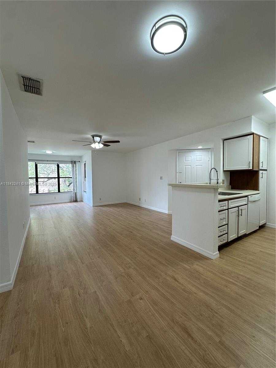 Small Image of 2846 SOUTH UNIVERSITY DR #4202, Davie Number 11