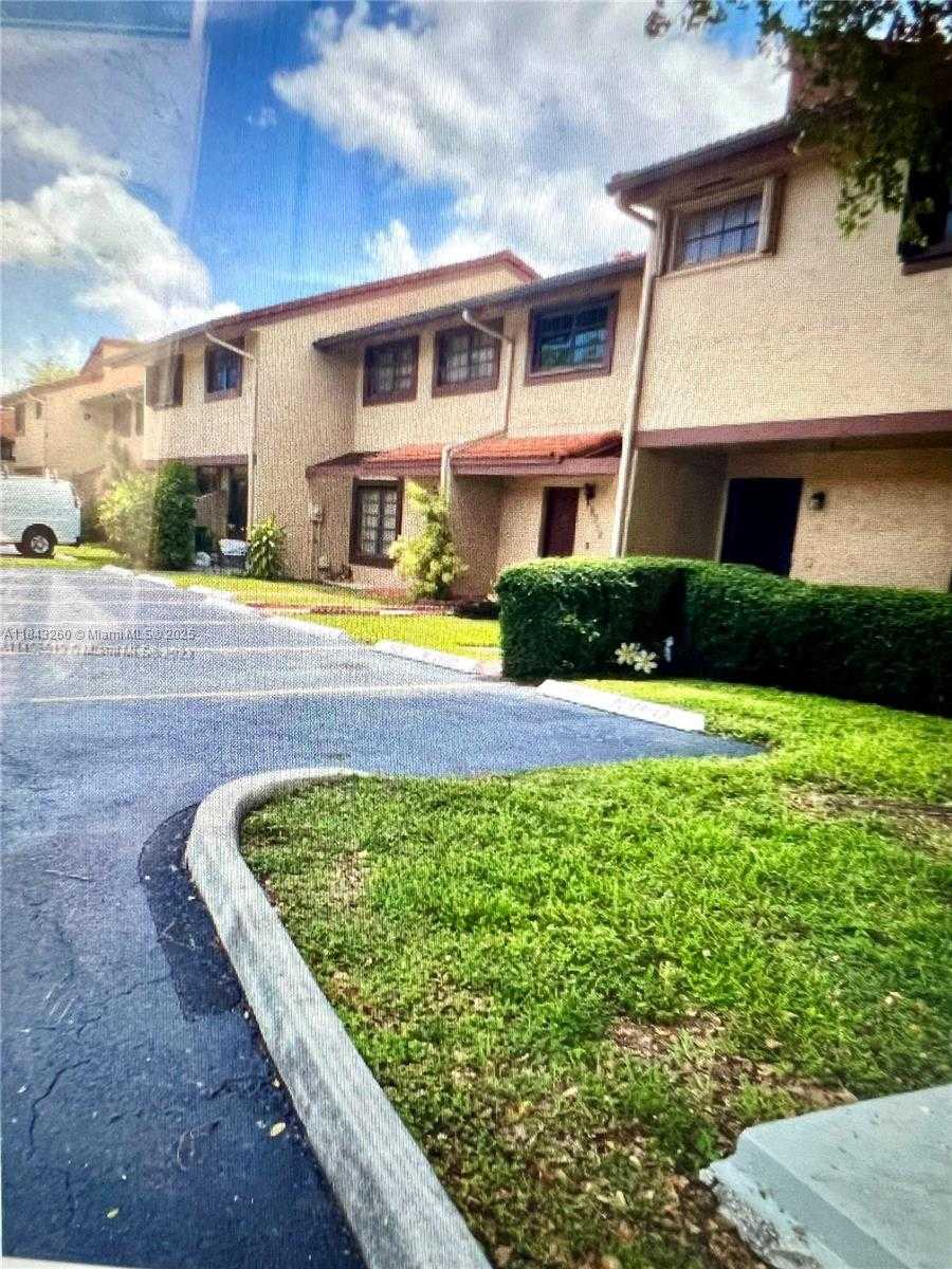 Small Image of 6022 SOUTH WEST 133RD CT, Miami Number 2