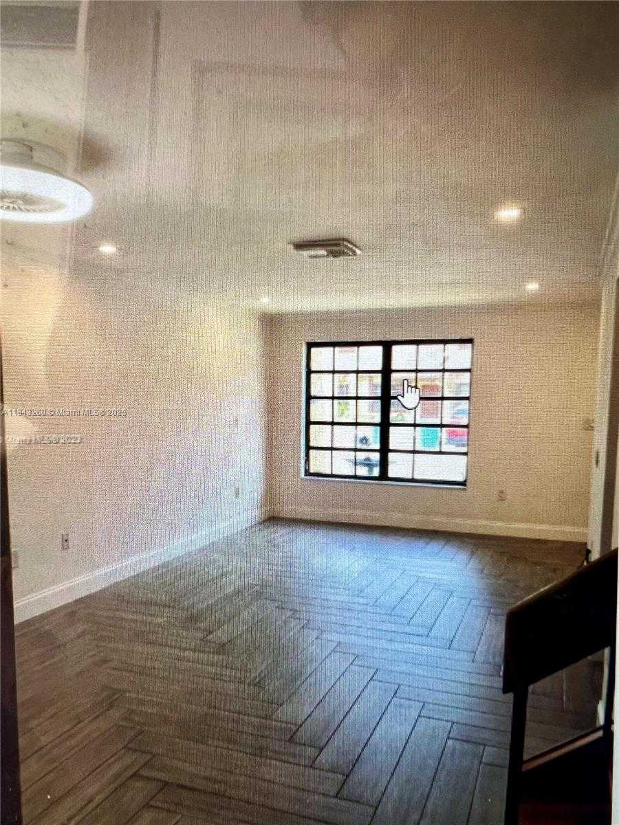 Small Image of 6022 SOUTH WEST 133RD CT, Miami Number 4