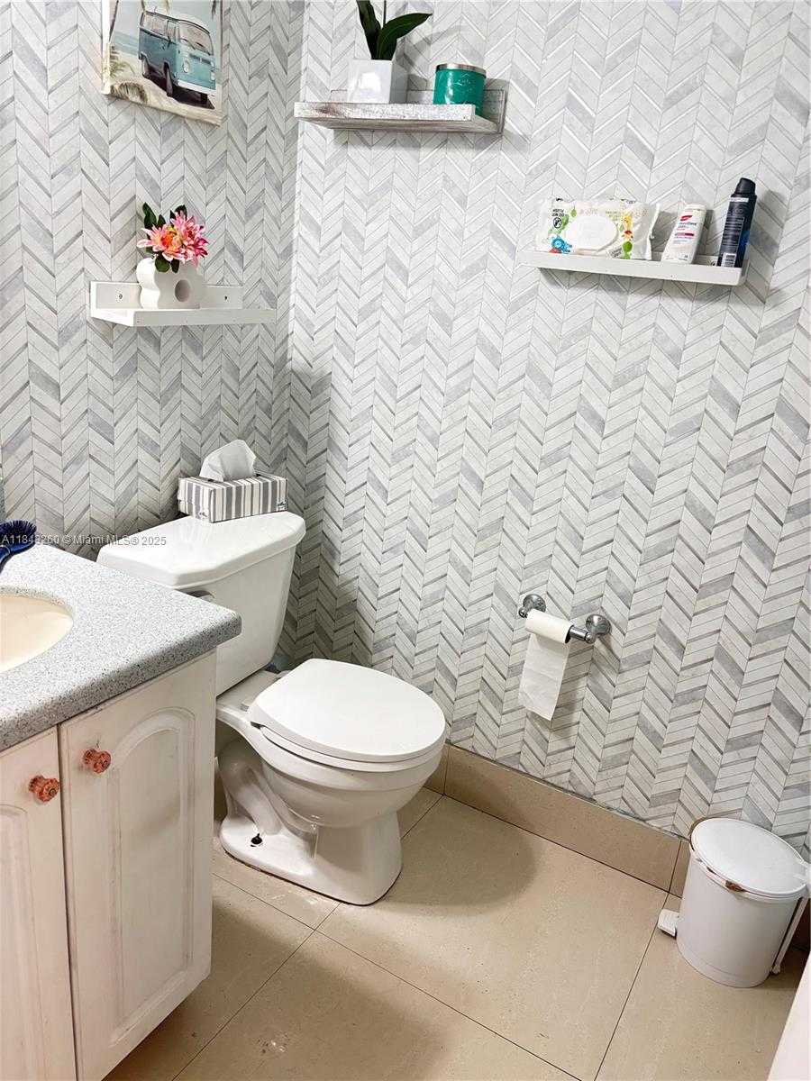 Small Image of 6022 SOUTH WEST 133RD CT, Miami Number 6