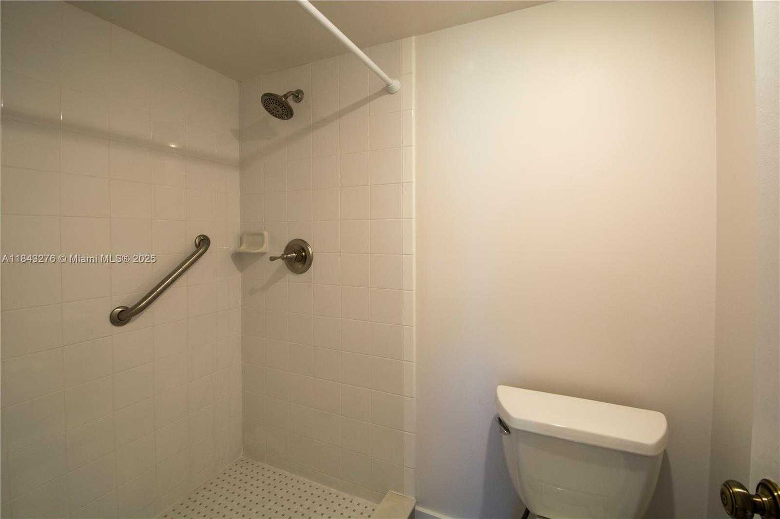 Small Image of 1717 WHITEHALL DR #201, Davie Number 10