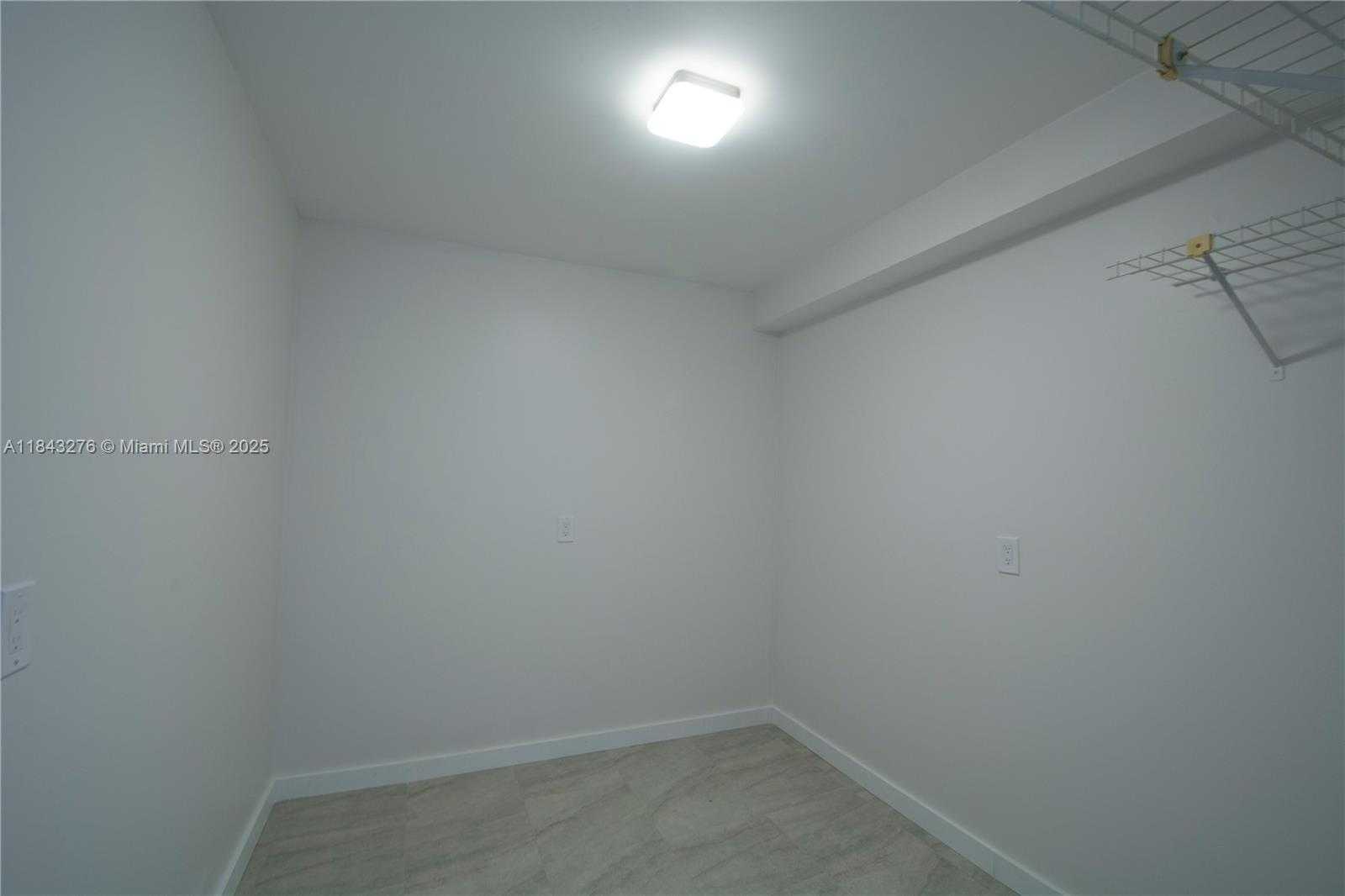 Small Image of 1717 WHITEHALL DR #201, Davie Number 16