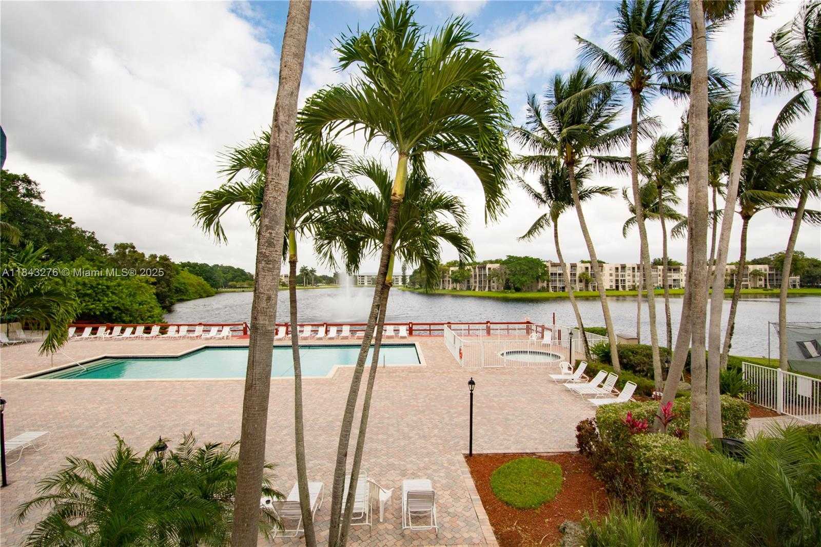 Small Image of 1717 WHITEHALL DR #201, Davie Number 18