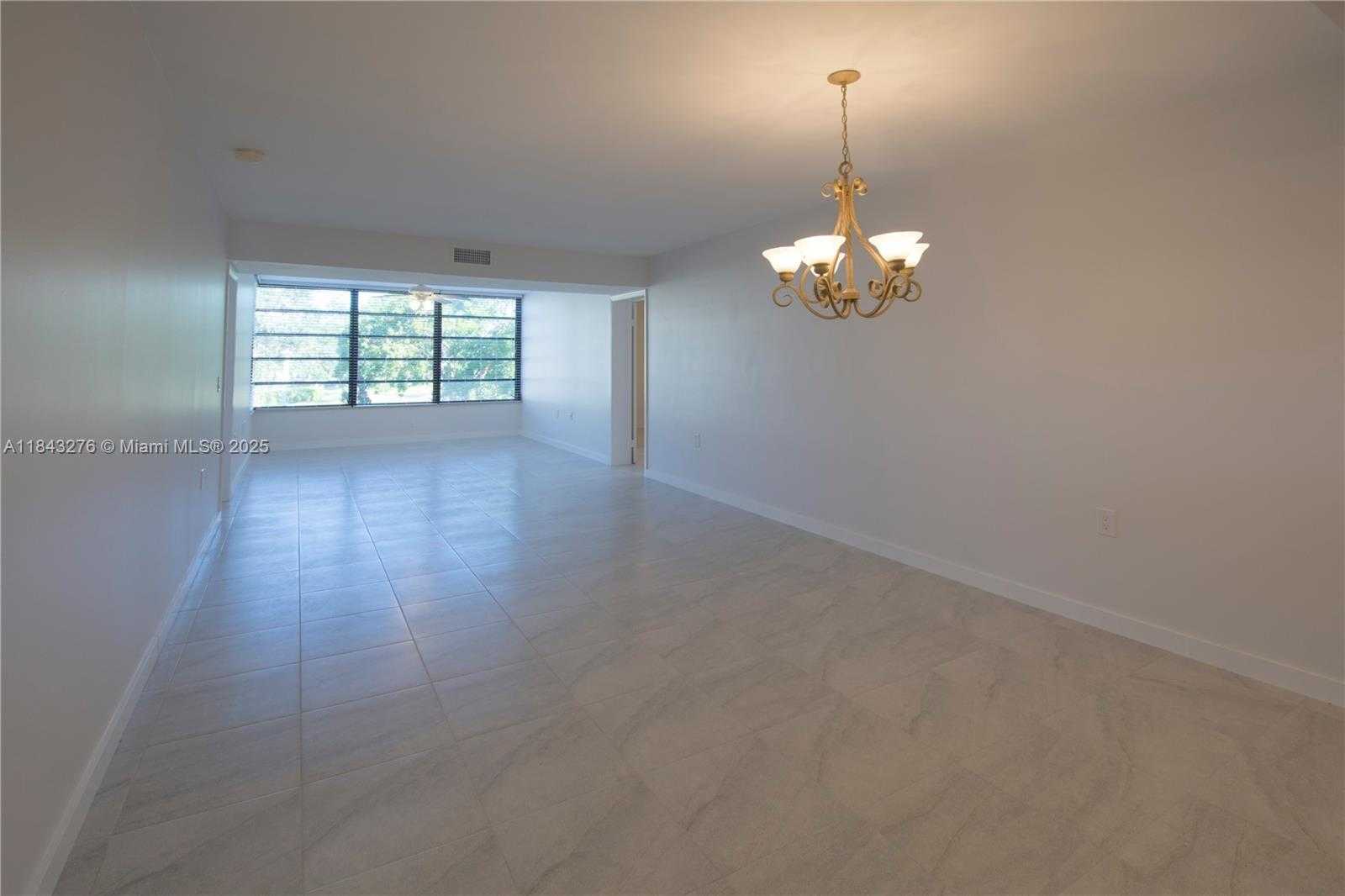 Small Image of 1717 WHITEHALL DR #201, Davie Number 2