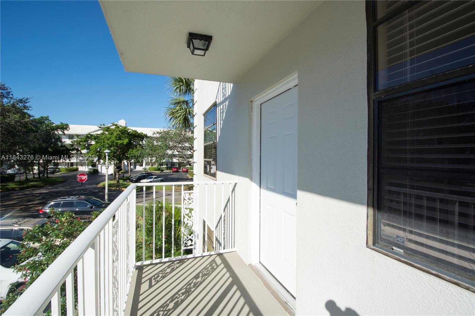 Small Image of 1717 WHITEHALL DR #201, Davie Number 21