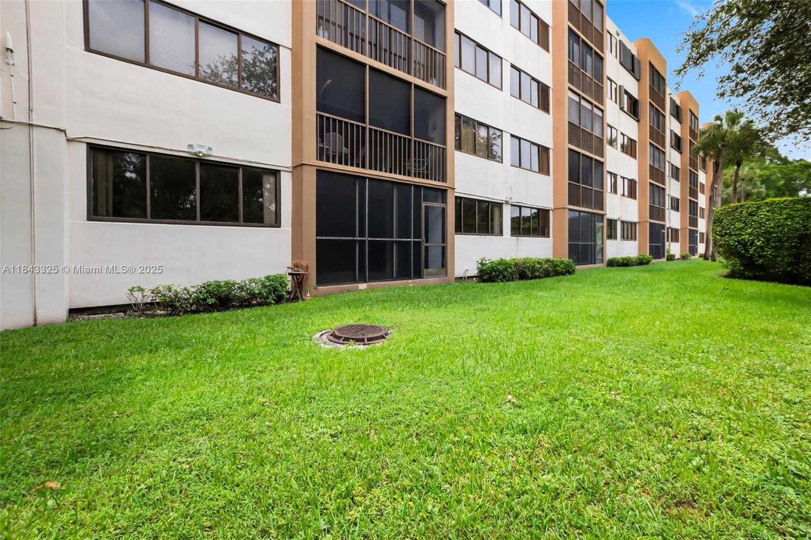 Small Image of 9735 NORTH WEST 52ND ST #115, Doral Number 21