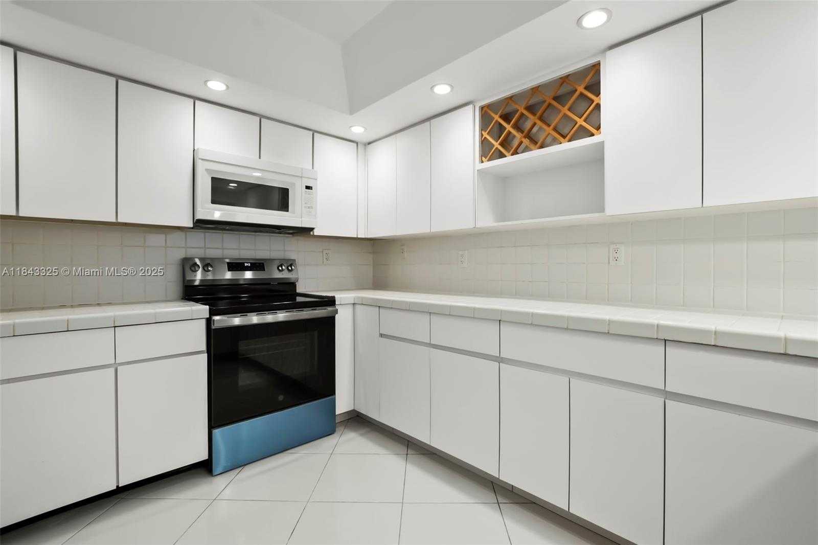 Small Image of 9735 NORTH WEST 52ND ST #115, Doral Number 8