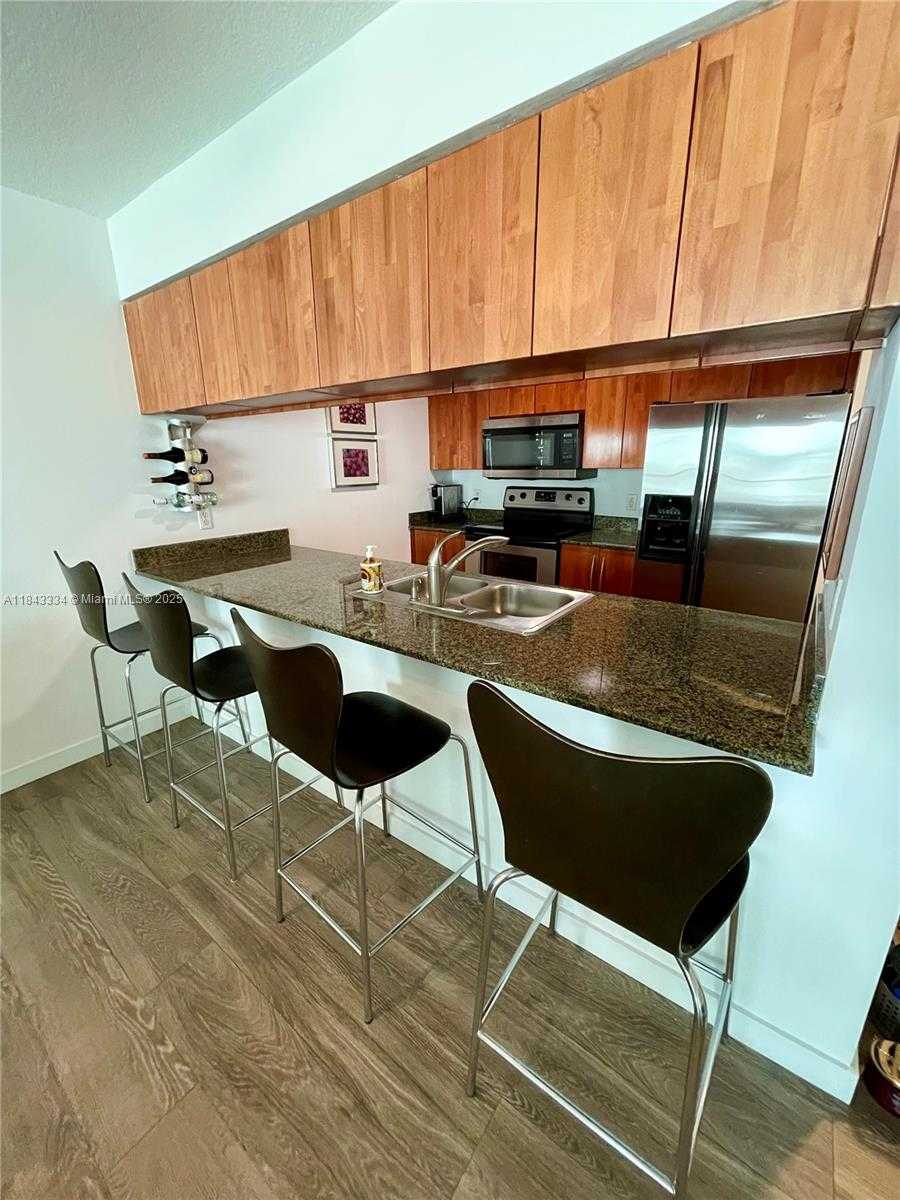 Small Image of 1200 BRICKELL BAY DR #2907, Miami Number 5