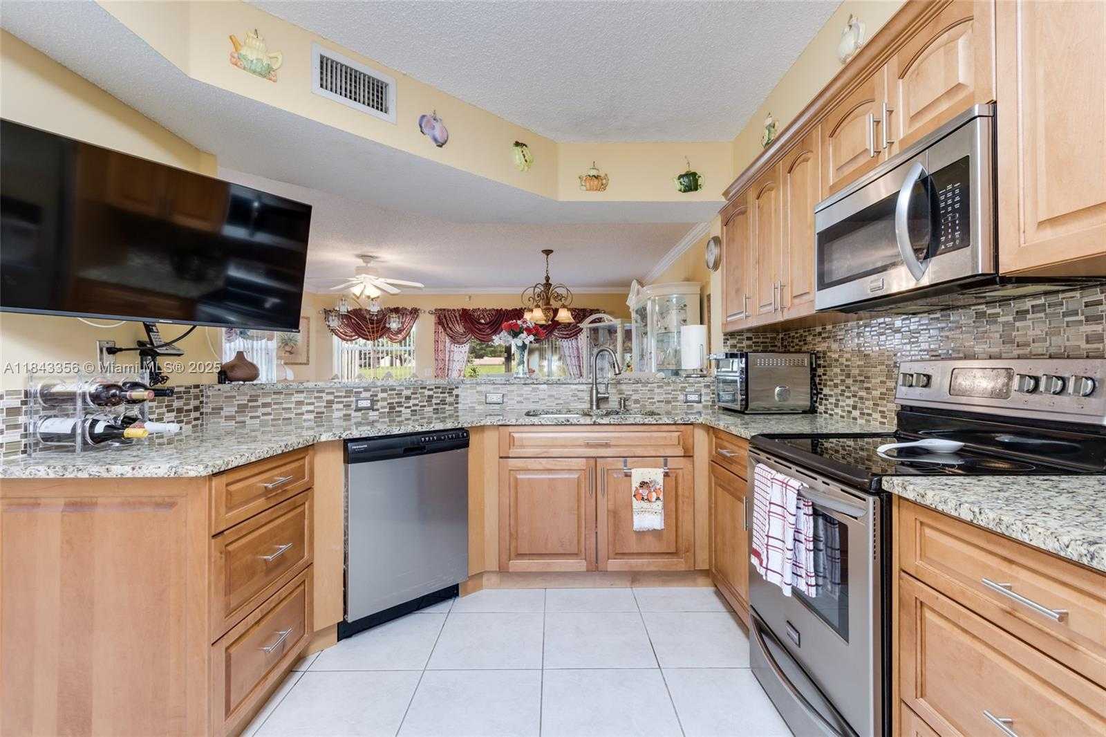Small Image of 8191 SOUTHGATE BLVD #8191, North Lauderdale Number 10