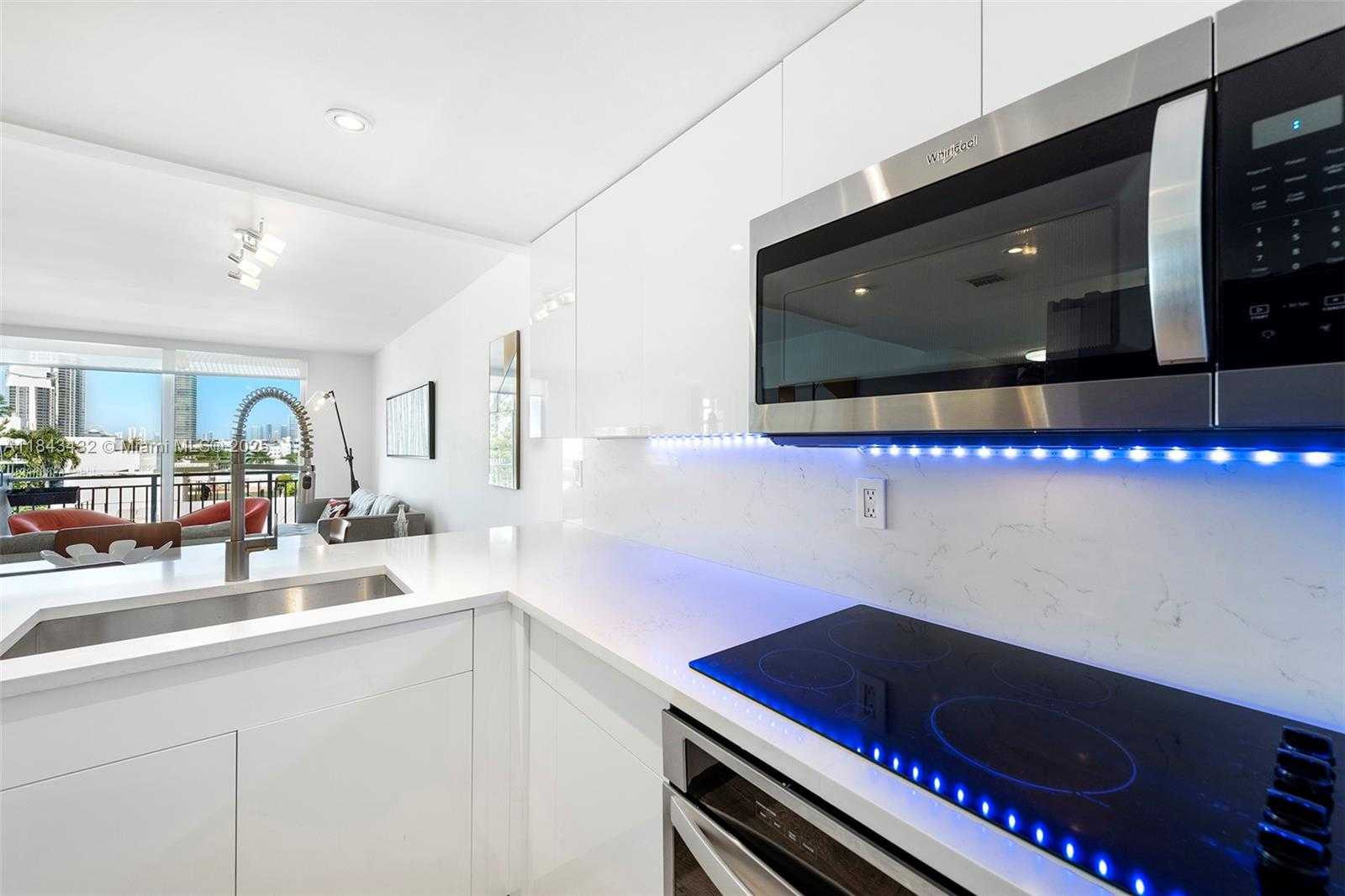 Small Image of 345 OCEAN DR #605, Miami Beach Number 13
